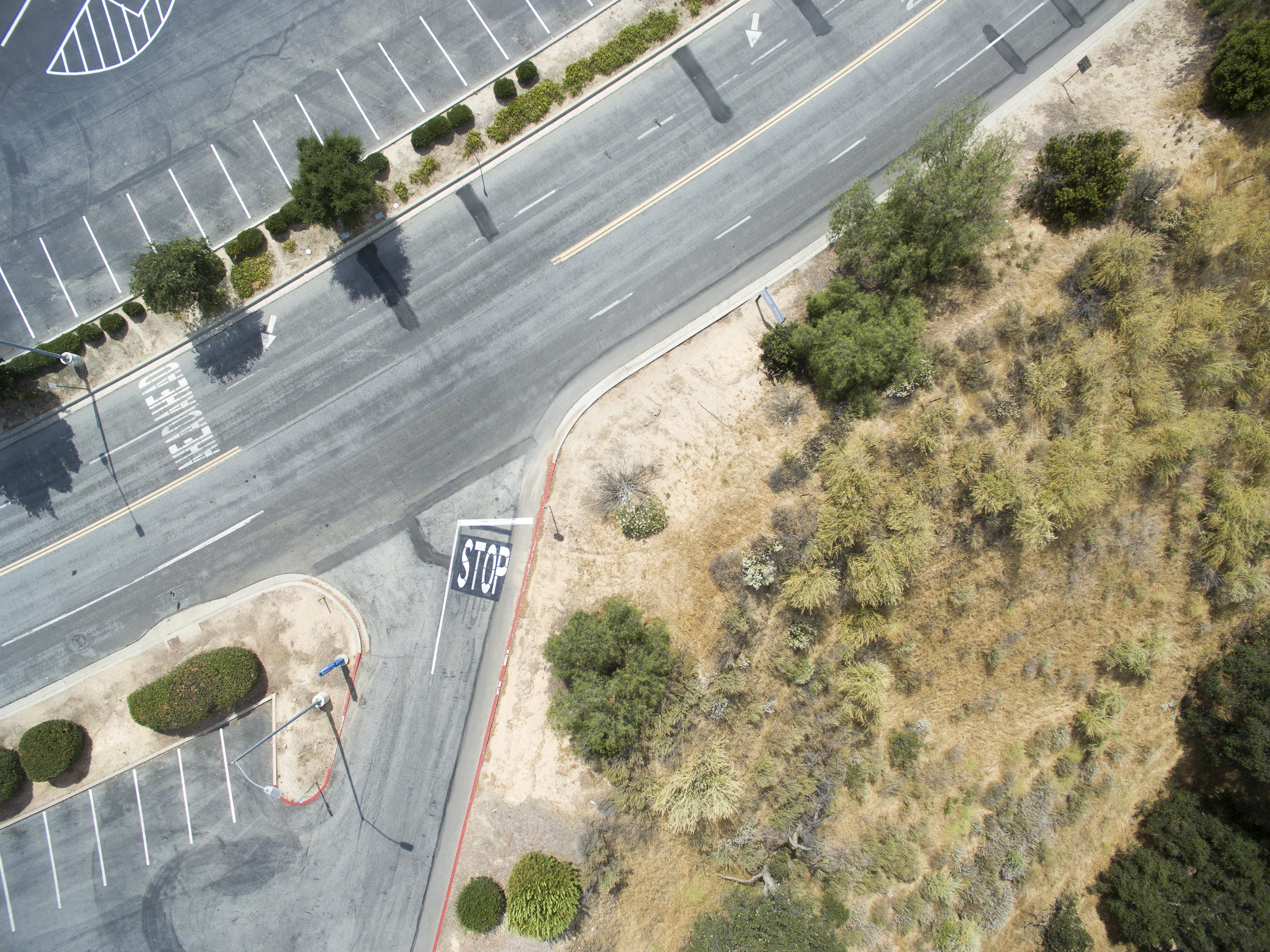 road, urban Scene, road marking, sunlight, mode of transportation, no people, traffic, grass, green, day, nature, photography, architecture And Buildings, HD Wallpaper