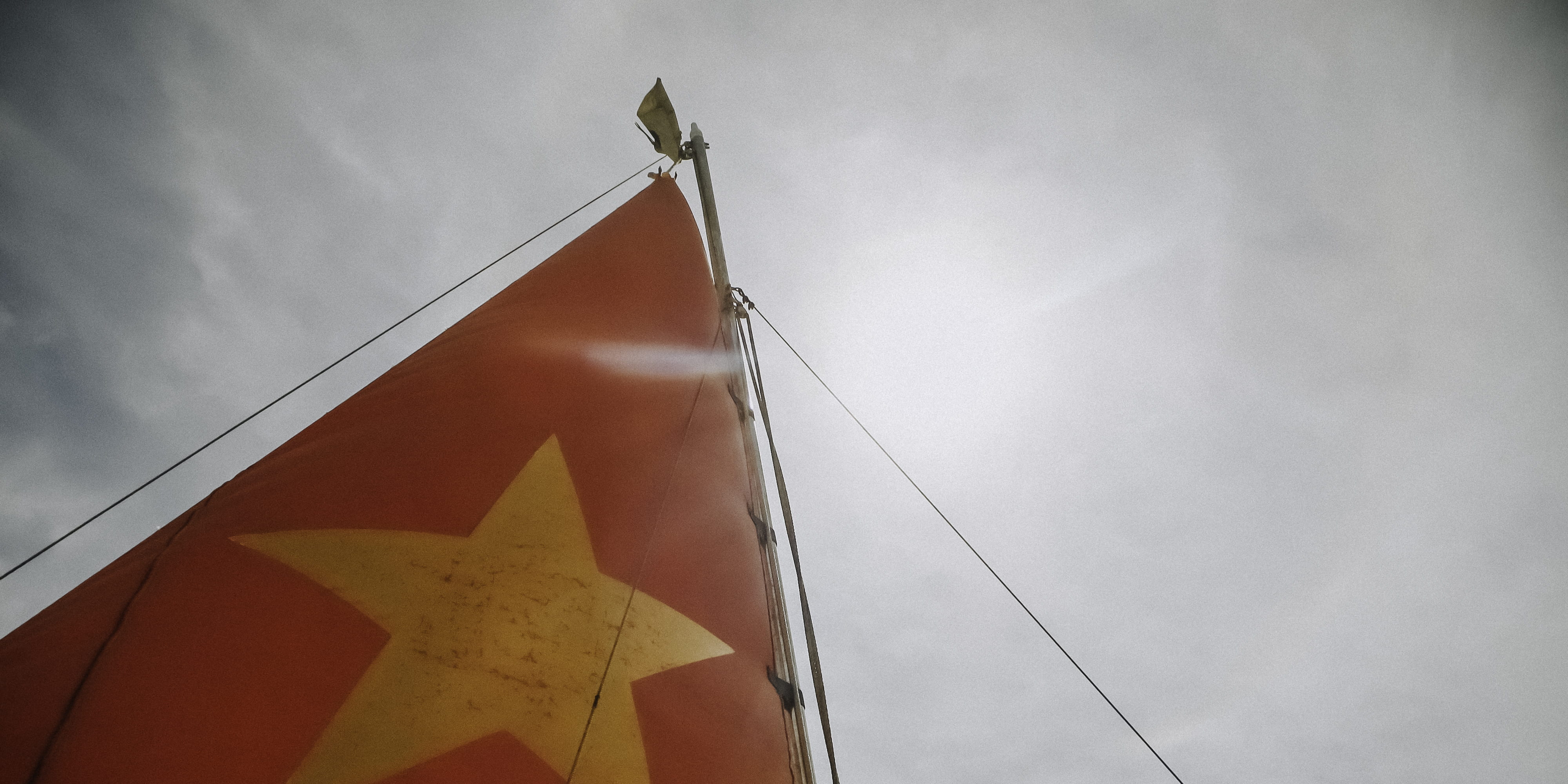 wind, sailboat, eyeview, flag, s, boat, nature, red, worm, sunlight, bay, triangle shape, cloud - sky, low angle view, day, epic, yellow, outdoors, transportation, HD Wallpaper
