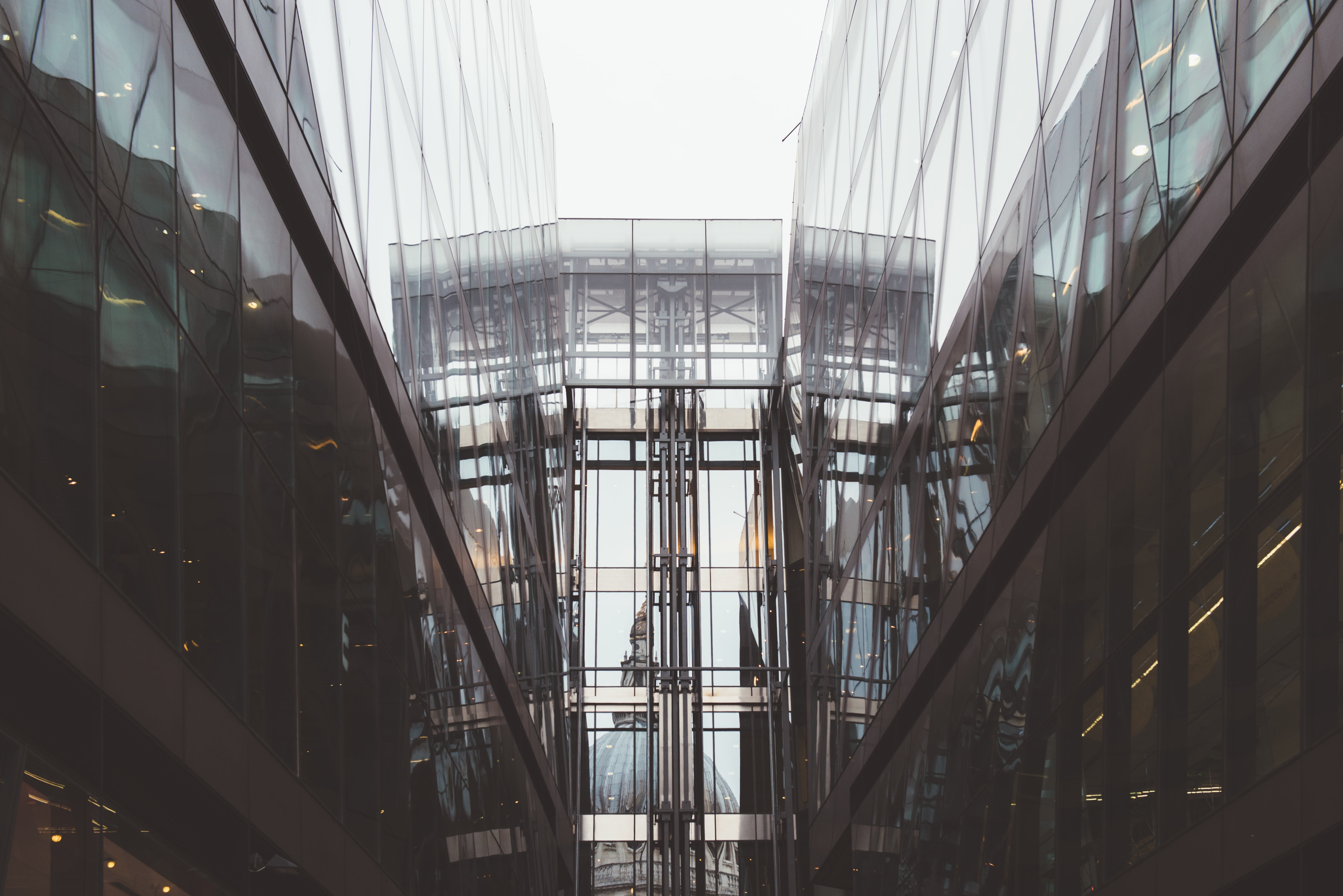 perspective, outdoors, buildings, light, pattern, building exterior, urban, architecture, sunlight, built structure, worm, office building exterior, contemporary, HD Wallpaper