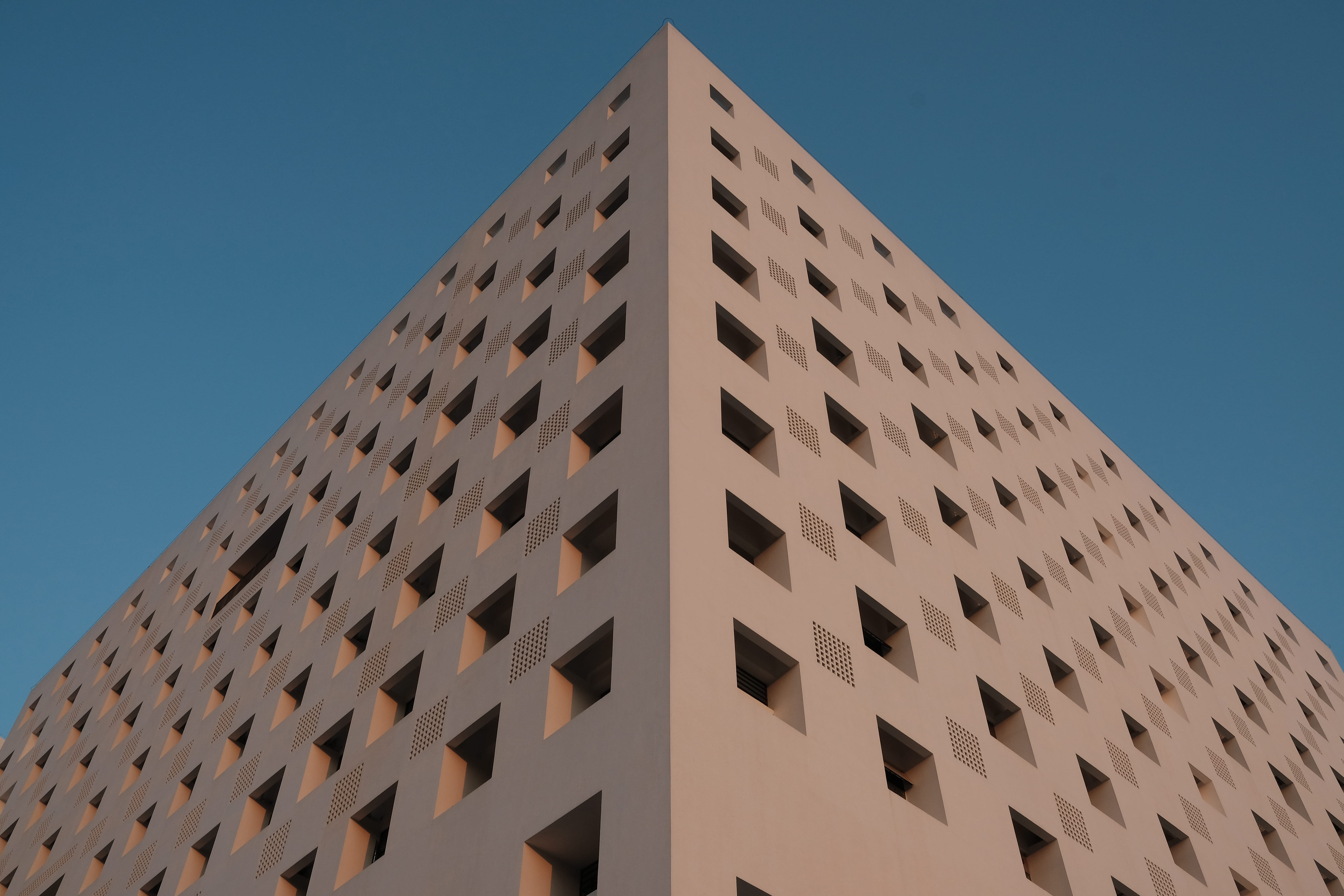 office building exterior, repetition, 5K, no people, clear sky, building, outdoors, sky, window, nature, building exterior, tall - high, low, modern, tower, HD Wallpaper