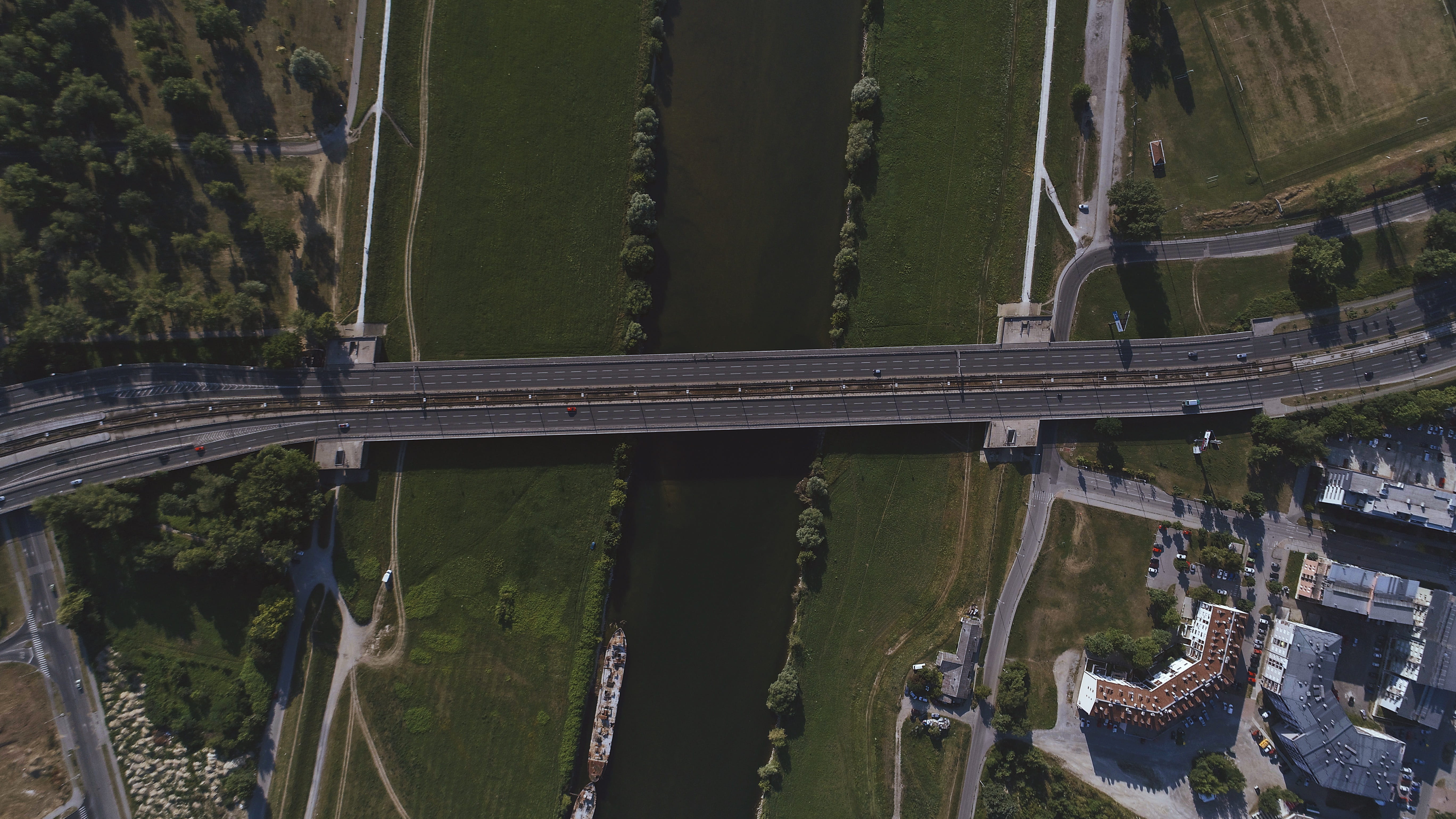 tree, highway, lake, motorway, aerial View, crossing, bridge, expressway, reflection, transportation, bird, multiple Lane Highway, river, city, car, drone view, HD Wallpaper