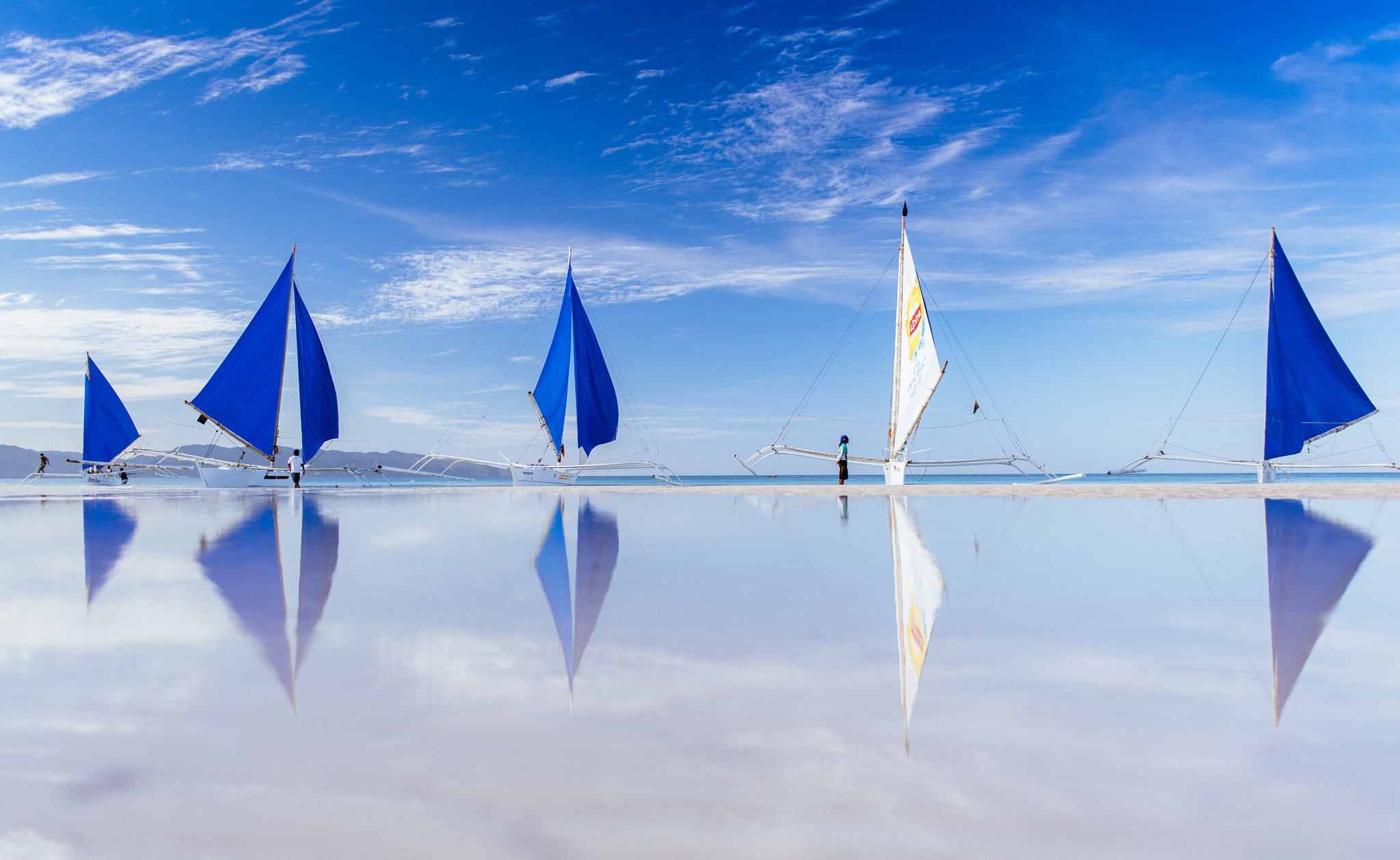 beauty in nature, 1080P, boats, mode of transportation, sea, nautical vessel, tranquility, day, nature, outdoors, paraw, sky, scenics - nature, blue, waterfront, HD Wallpaper