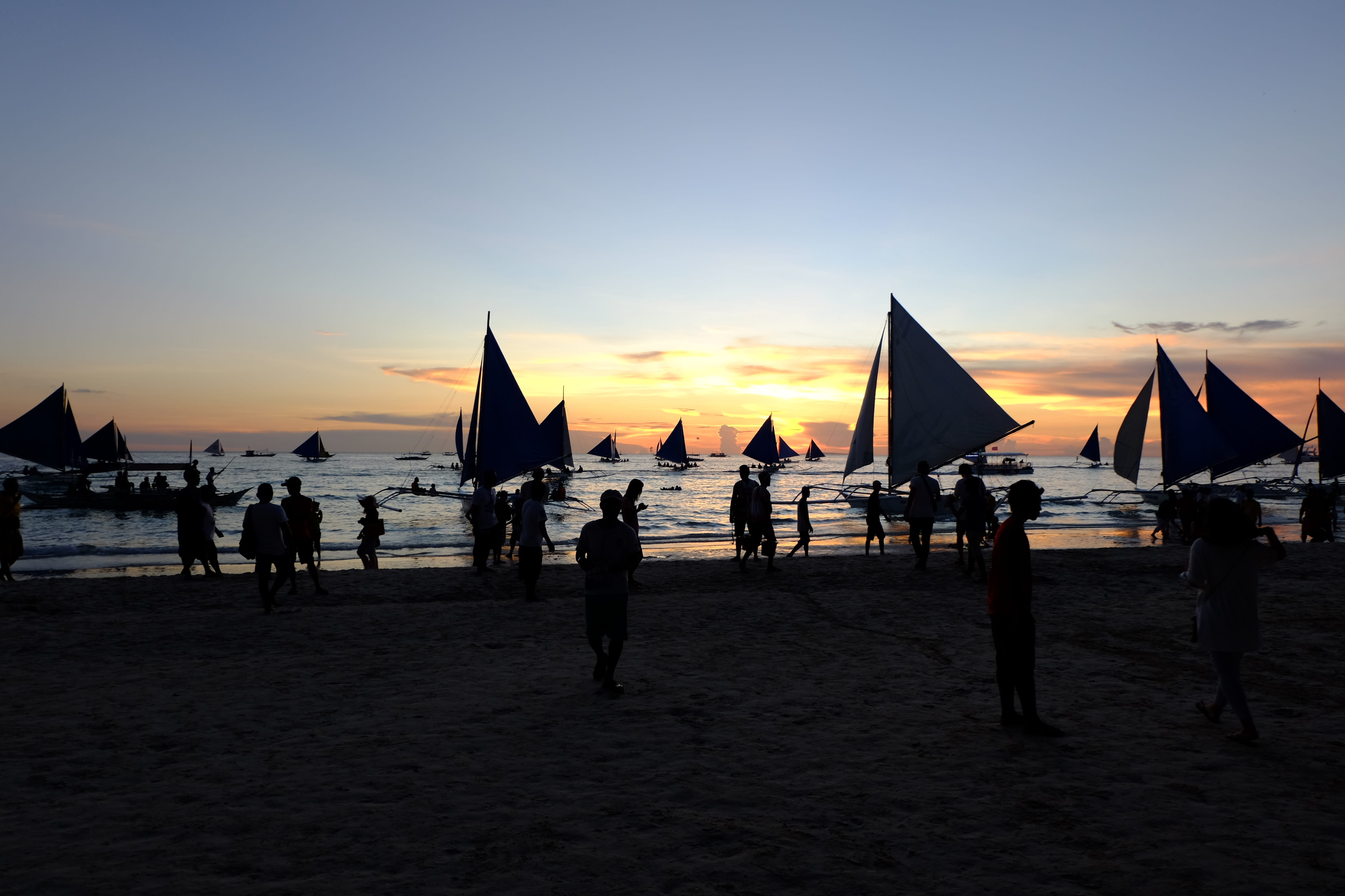horizon over water, nature, photography, Boracay, outdoors, people, near, land, white beach, sailboat, water, real people, beauty in nature, standing, 4K, HD Wallpaper