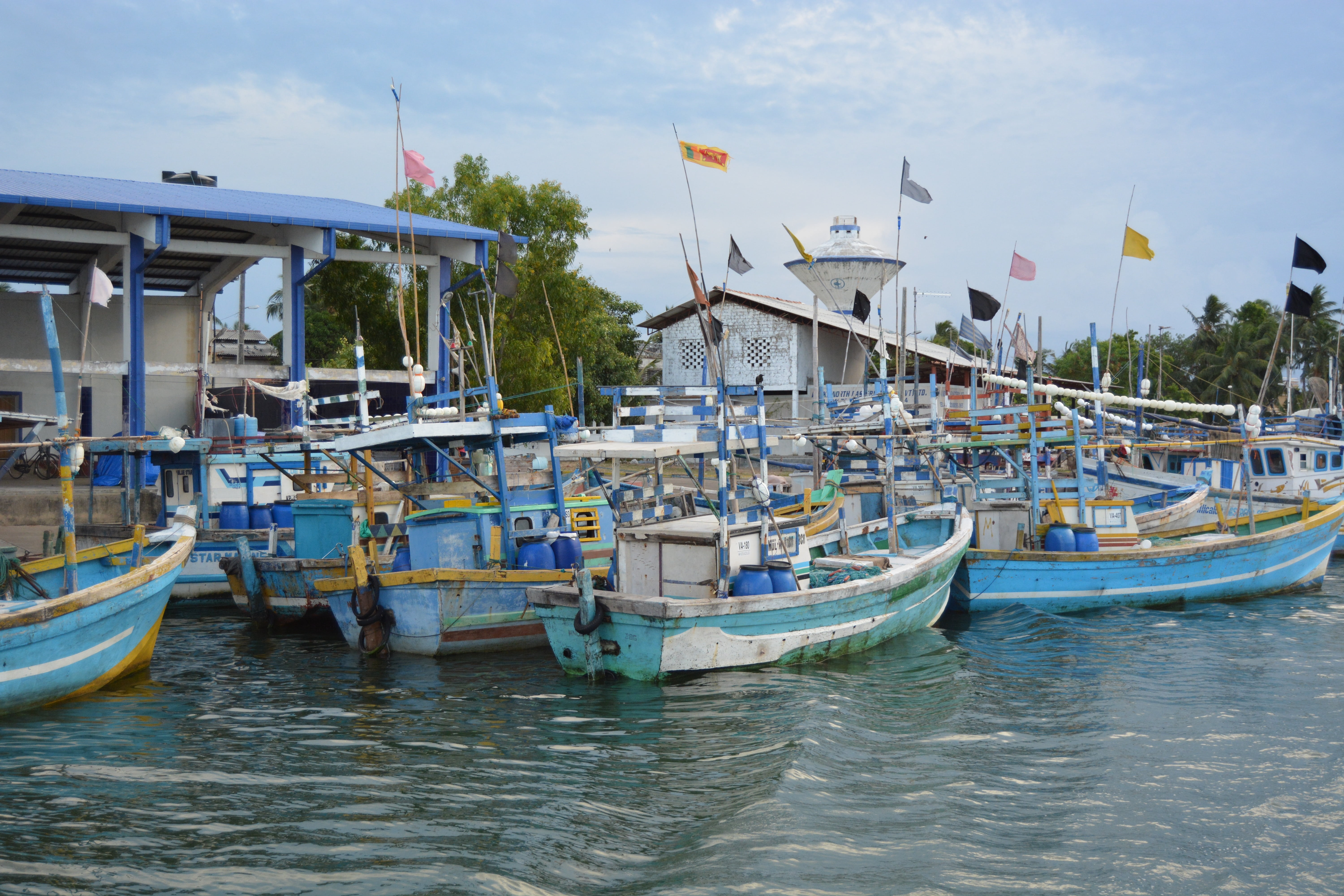waterfront, nautical vessel, day, town, harbor, building exterior, flag, pier, moored, anchored, cloud - sky, transportation, outdoors, boats, architecture, HD Wallpaper