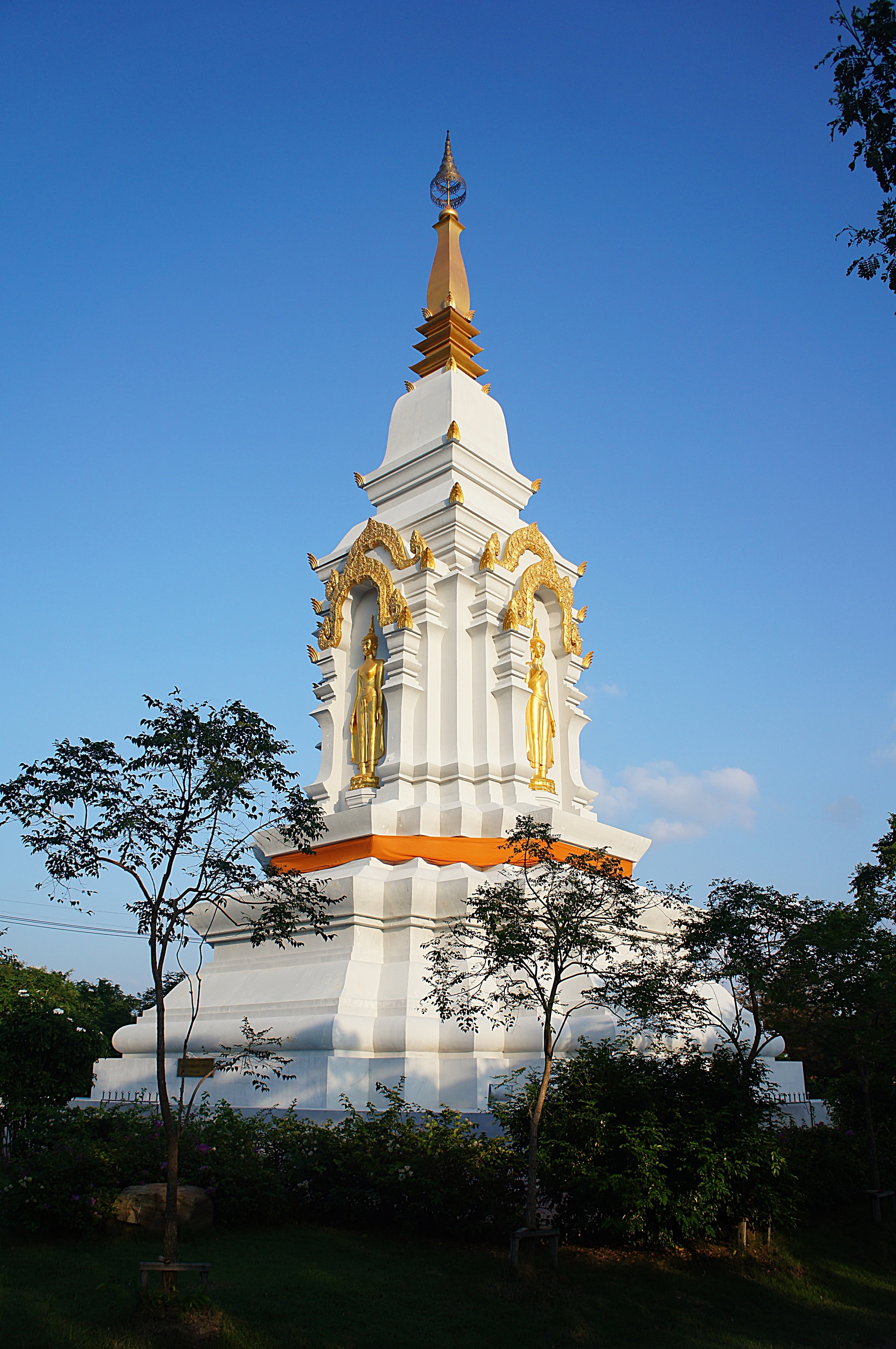 4K, nature, thailand, the lord buddhas relics, belief, gold colored, ornate, outdoors, architecture, travel destinations, spirituality, religion, day, Phone HD Wallpaper