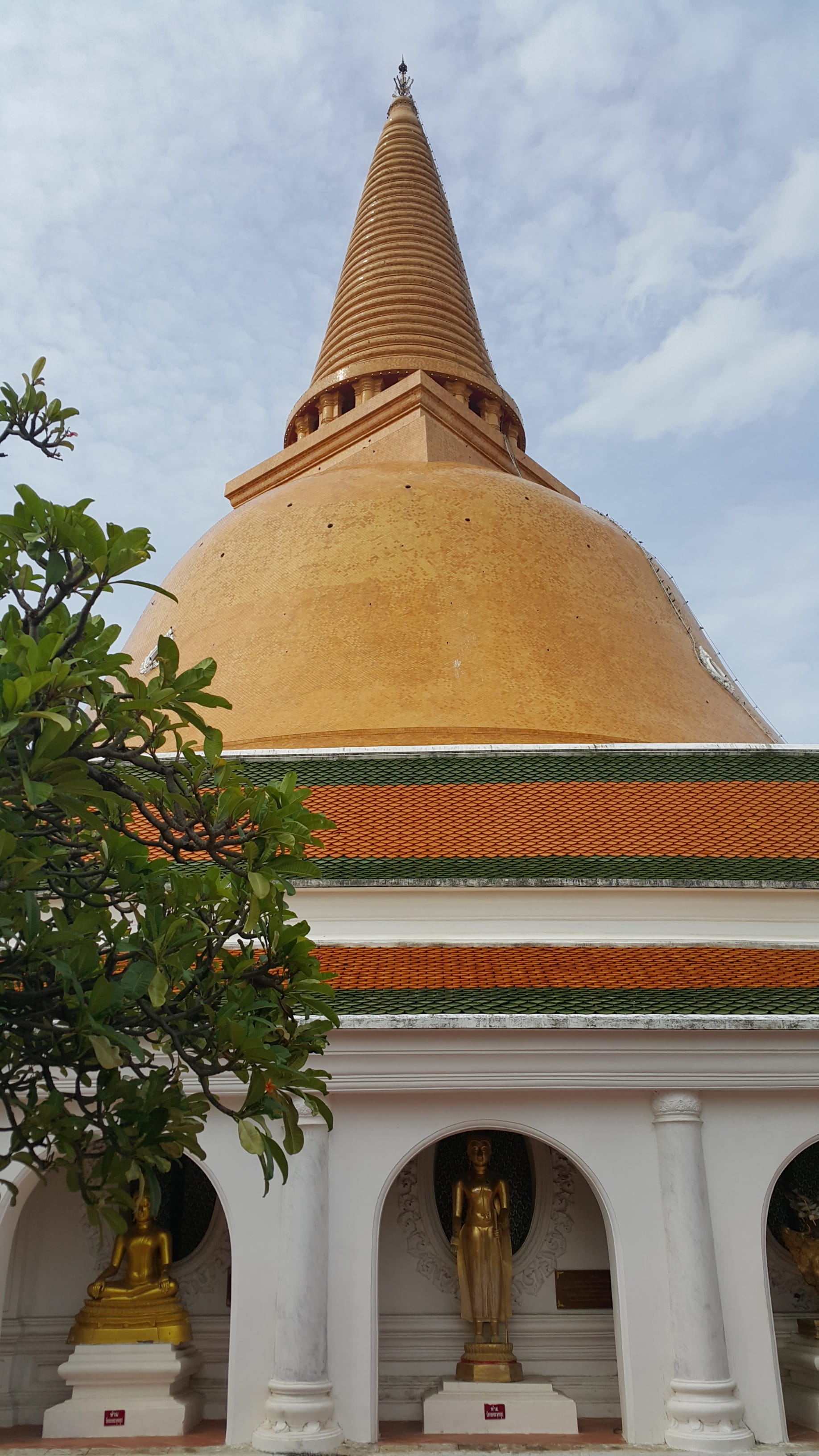 tourism, buddha statue, the lord buddhas relics, merit, Pagoda, building, Phra Pathom Chedi, thailand art, holy thing, painting, no people, gold colored, Phone HD Wallpaper