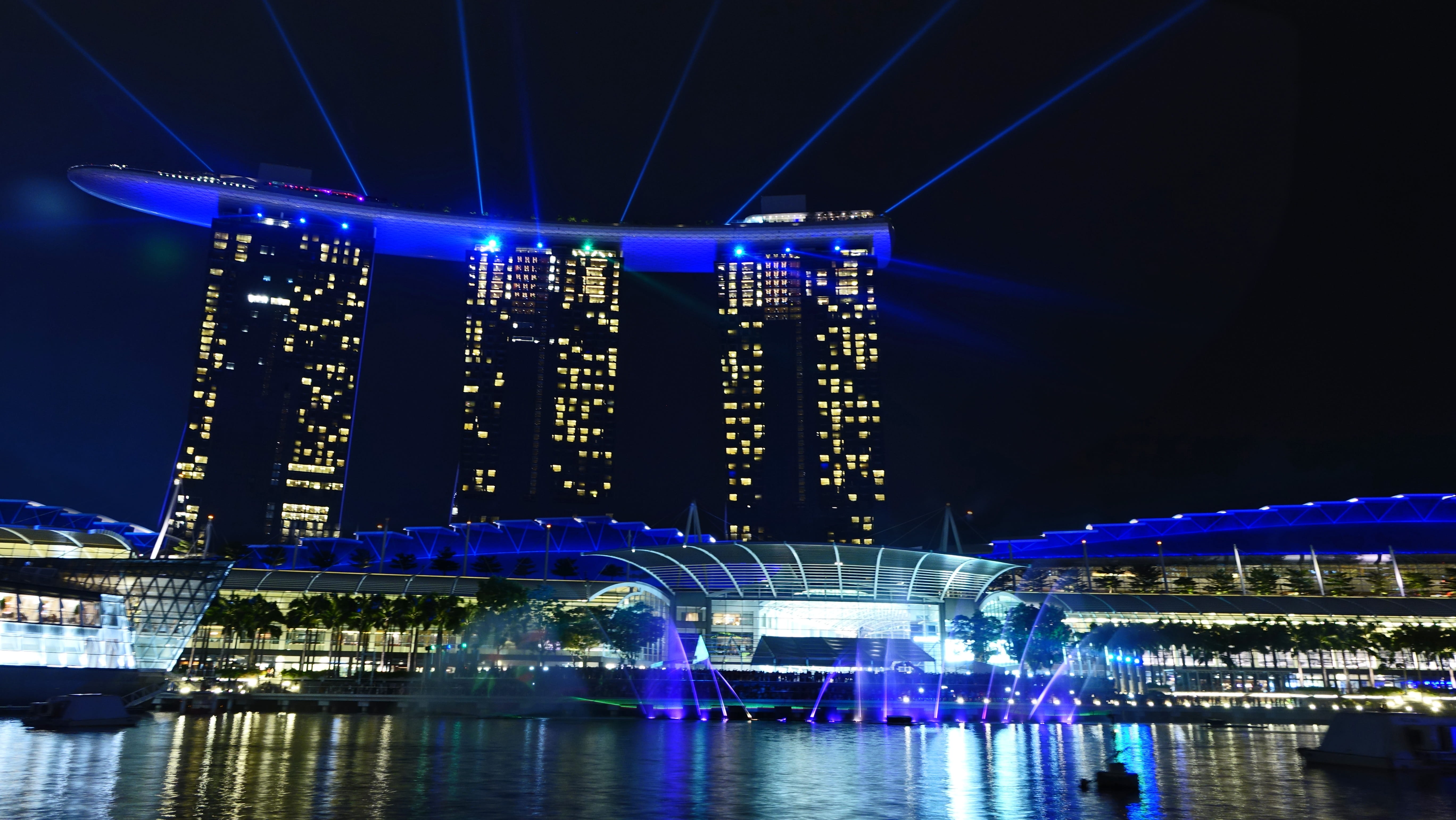 marina, nature, bright, river, hotel, outdoors, luxury, bay, lighting equipment, tourism, nightlife, motion, no people, skyscraper, building, vibrant, blue, HD Wallpaper