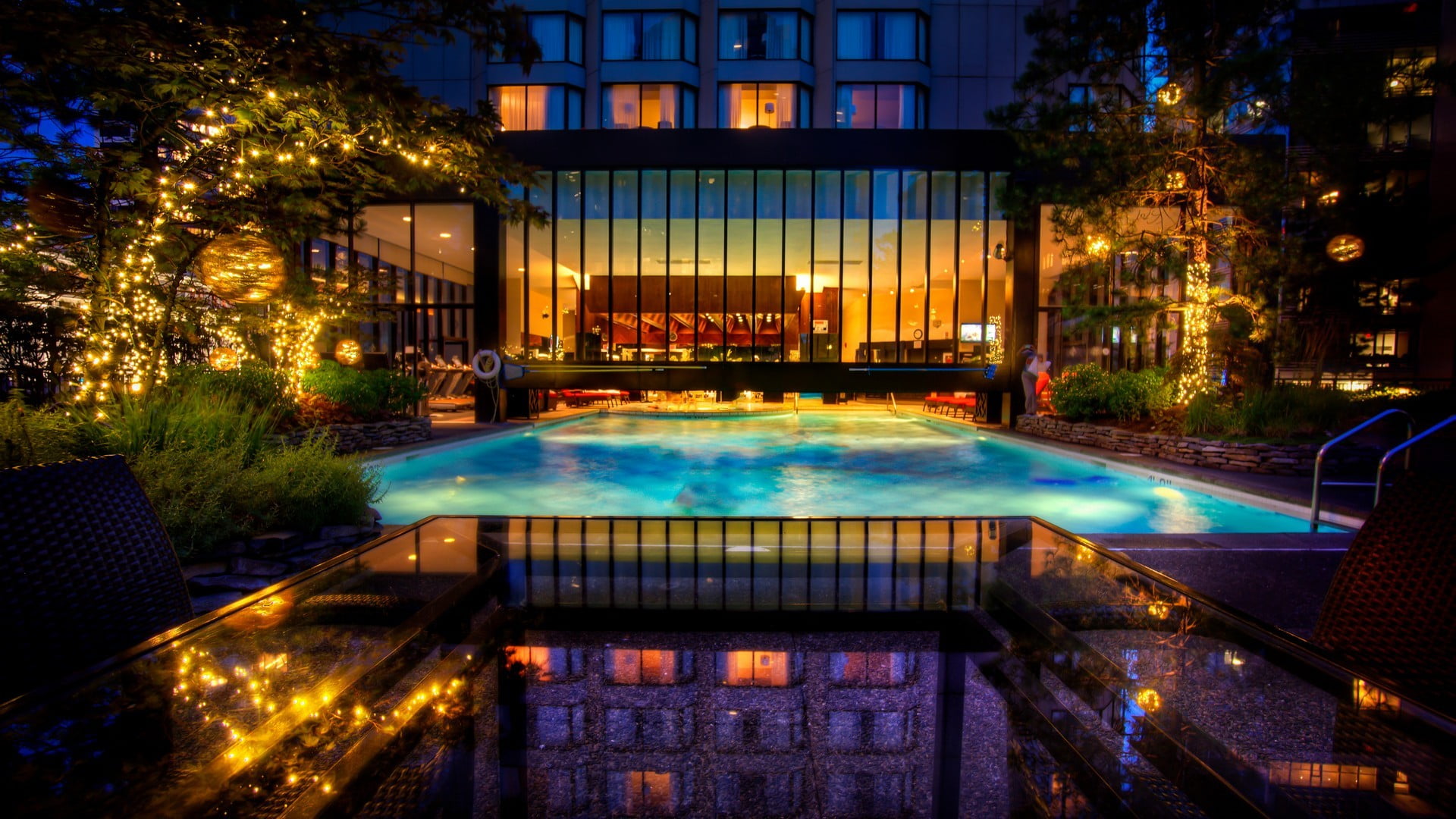 hotel, Vancouver, building exterior, building, swimming, nightlife, architecture, pool, luxury, lighting equipment, water, illuminated, nature, night, wealth, HD Wallpaper