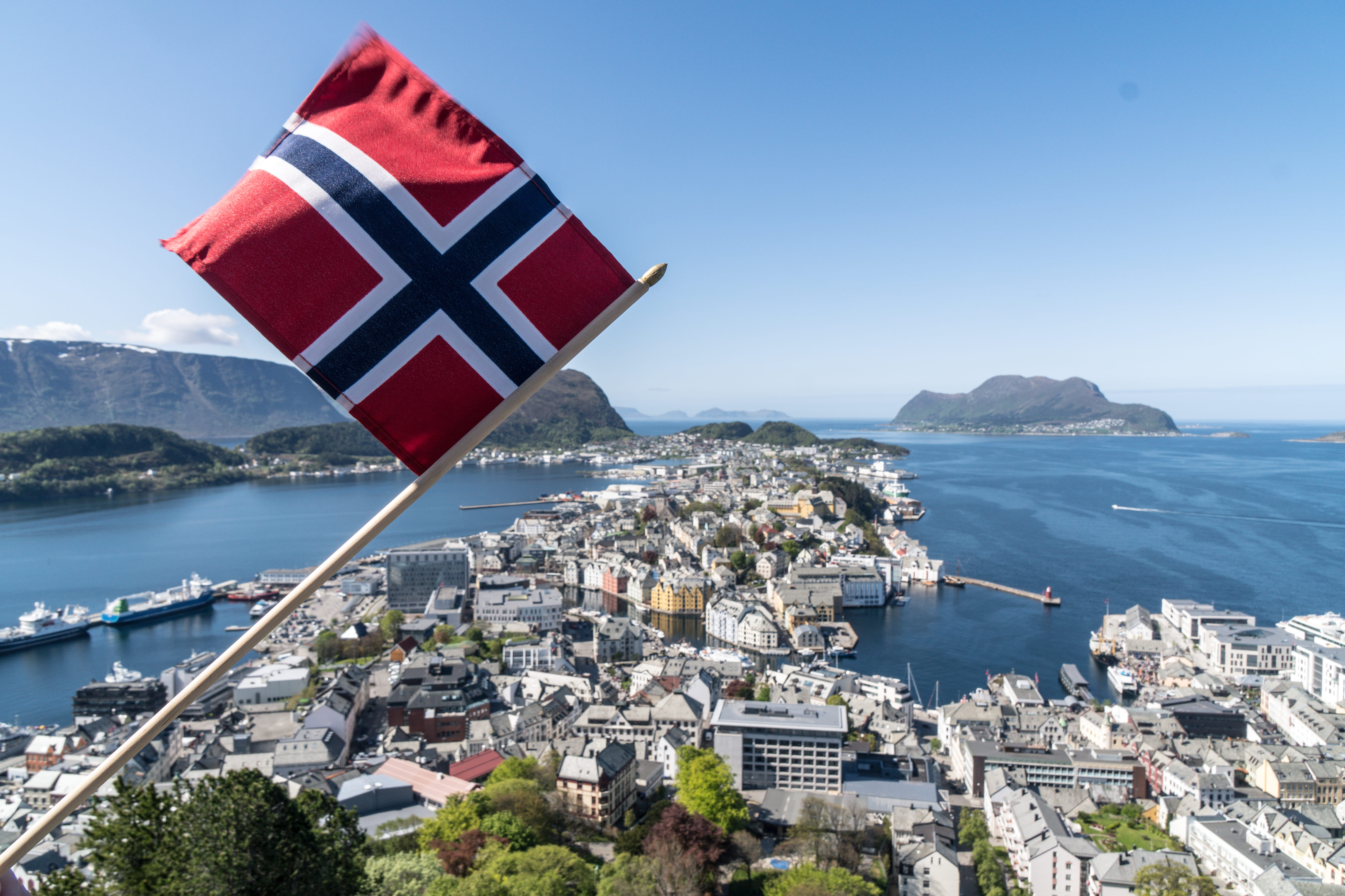 high angle view, fjord, view, town, nature, blue, day, beauty in nature, spot, life, city, flag, sea, mode of transportation, architecture, red, horizon over water, HD Wallpaper