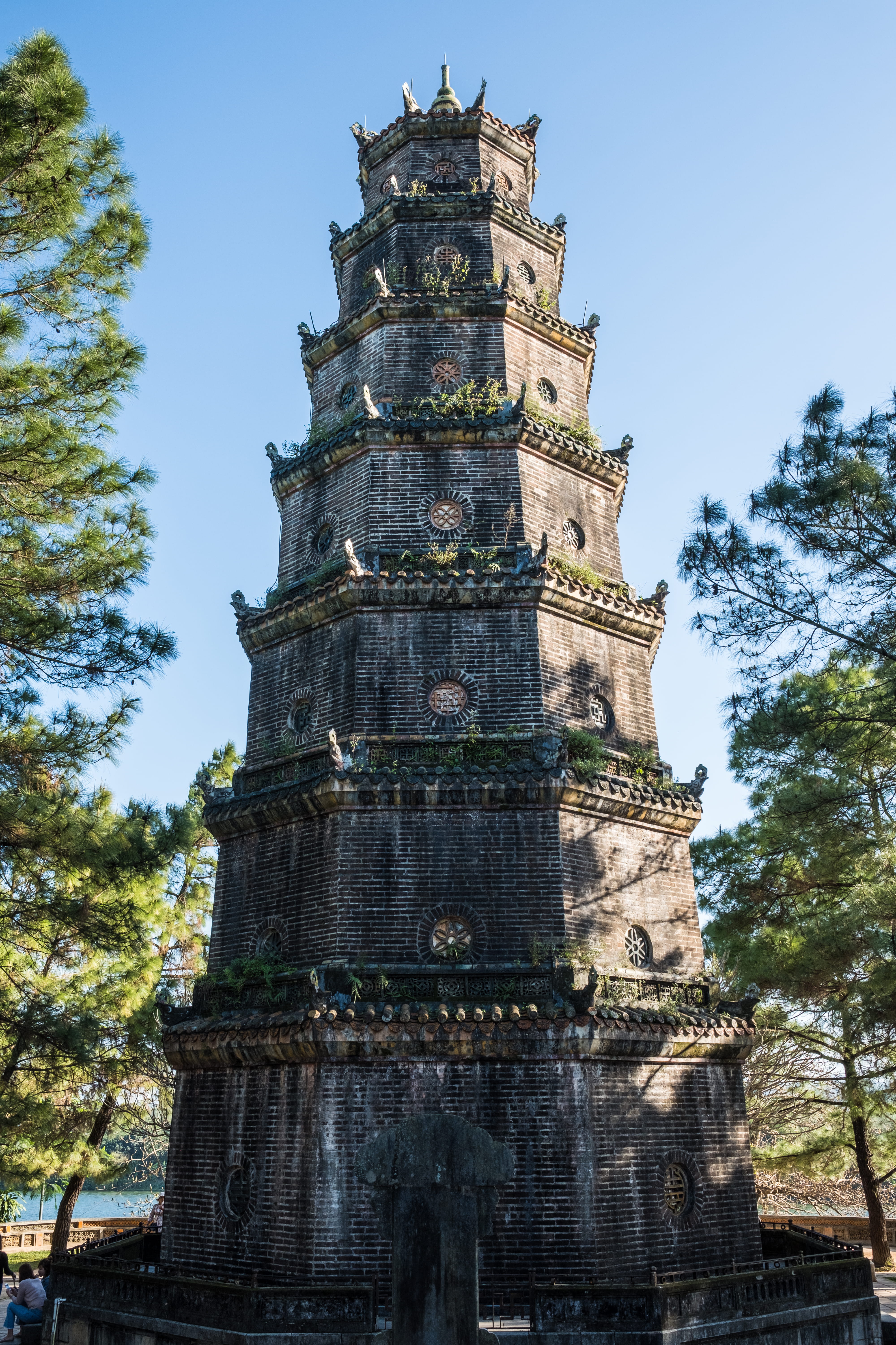 travel destinations, temple, human, hui, plant, huế, trees, religion, metropolis, spire, worship, vietnam, sky, outdoors, person, built structure, history, Phone HD Wallpaper