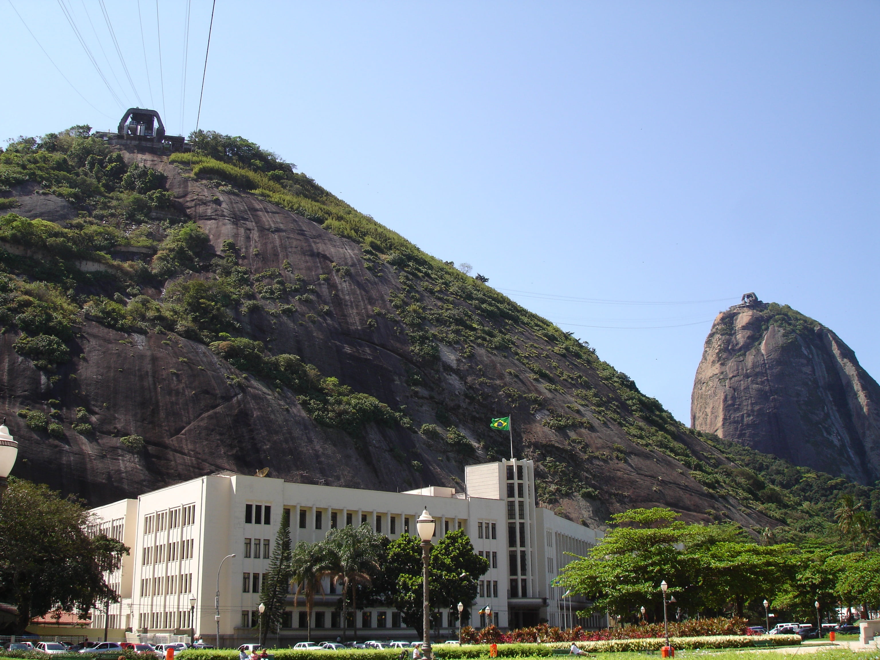 plant, mountain, rio de janeiro, clear sky, building, 2K, built structure, urca, tourism, day, nature, water, building exterior, outdoors, tree, rock formation, HD Wallpaper