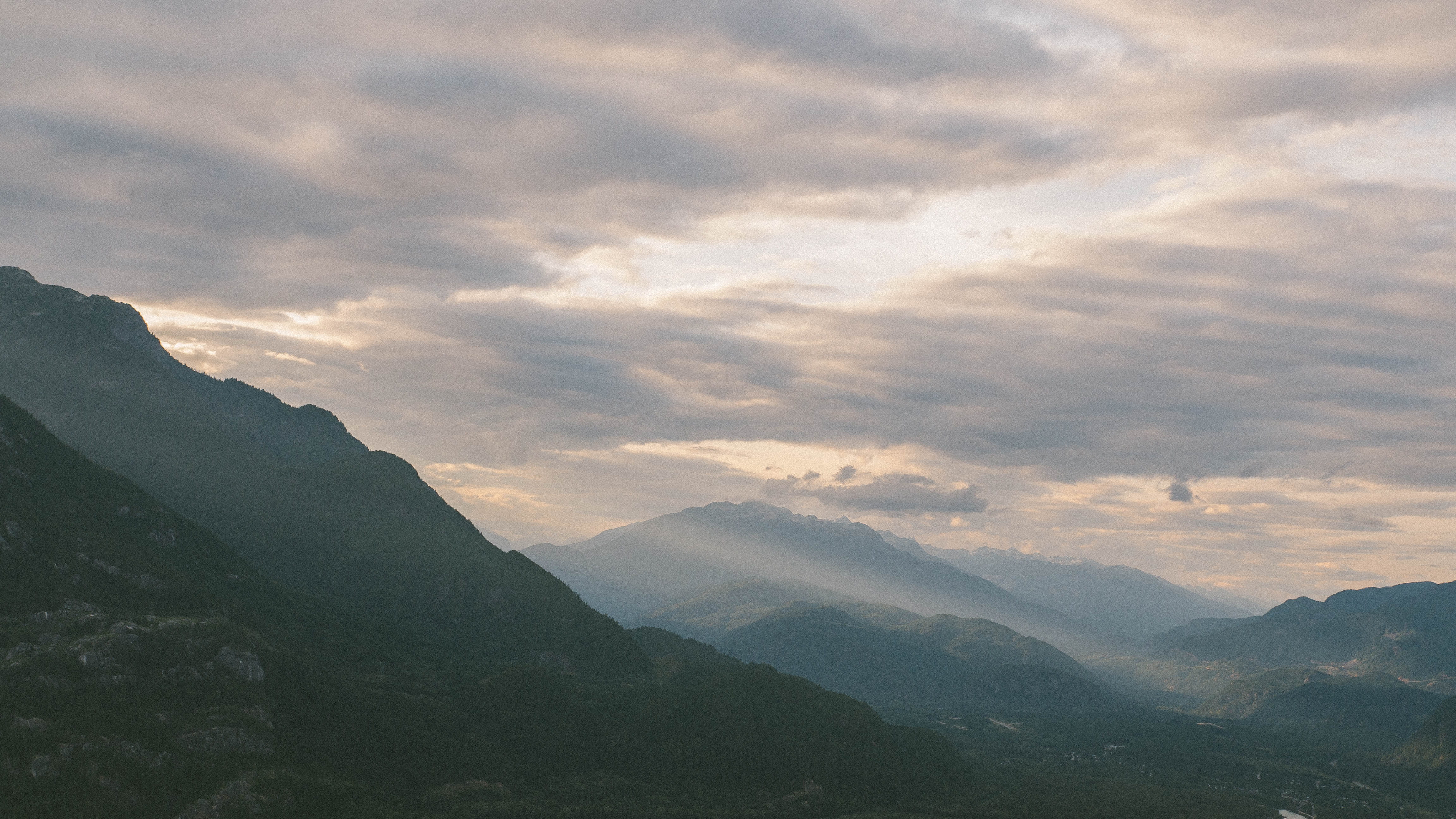 4K, mountains, environment, cloud - sky, scenics - nature, outdoors, mountain peak, idyllic, canada, mountain, squamish, vancouver, tree, clouds, awe, HD Wallpaper