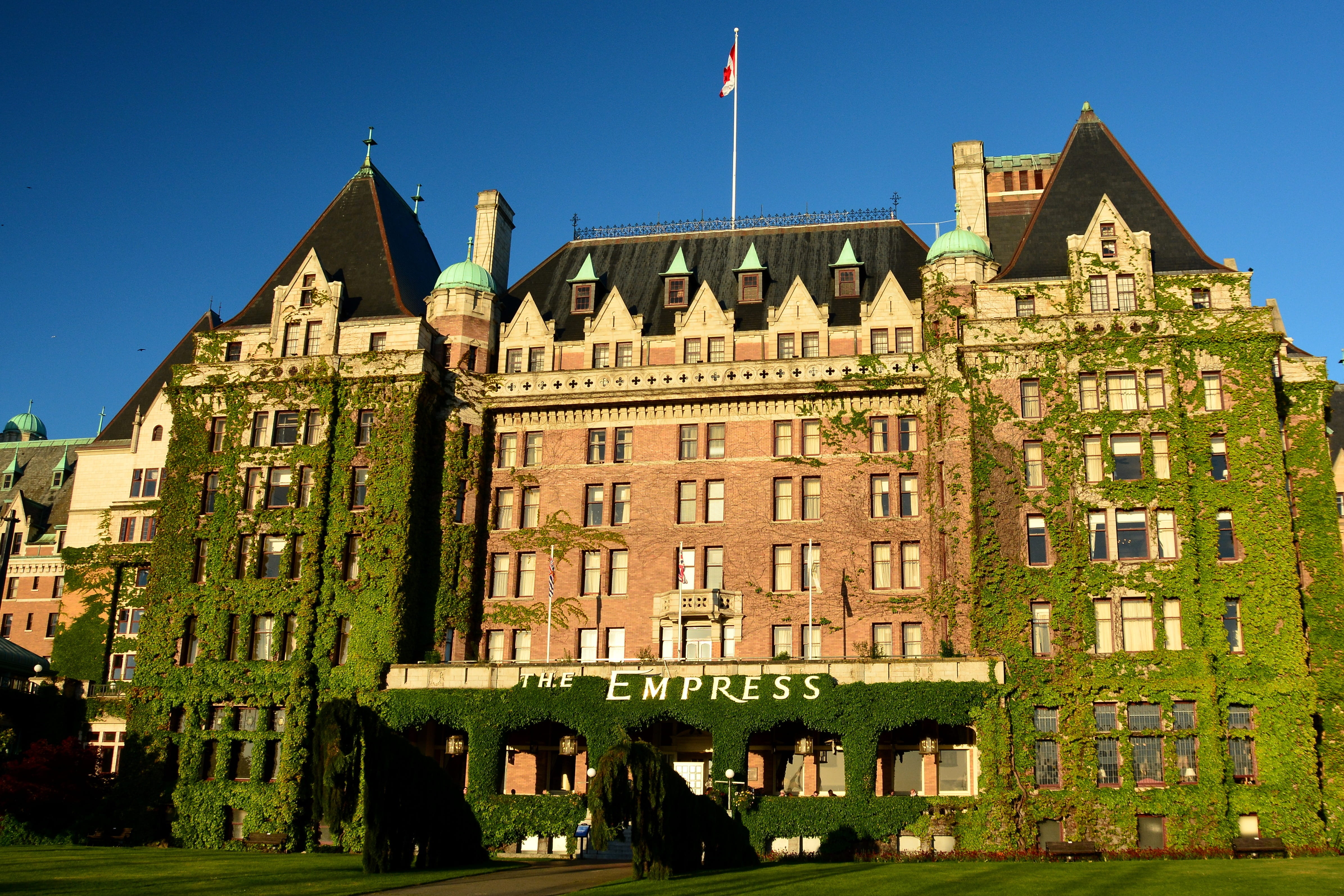 travel, attraction, gothic style, empress, 4K, harbour, canada, empress hotel, capital, sky, building exterior, clear sky, day, window, history, travel destinations, HD Wallpaper