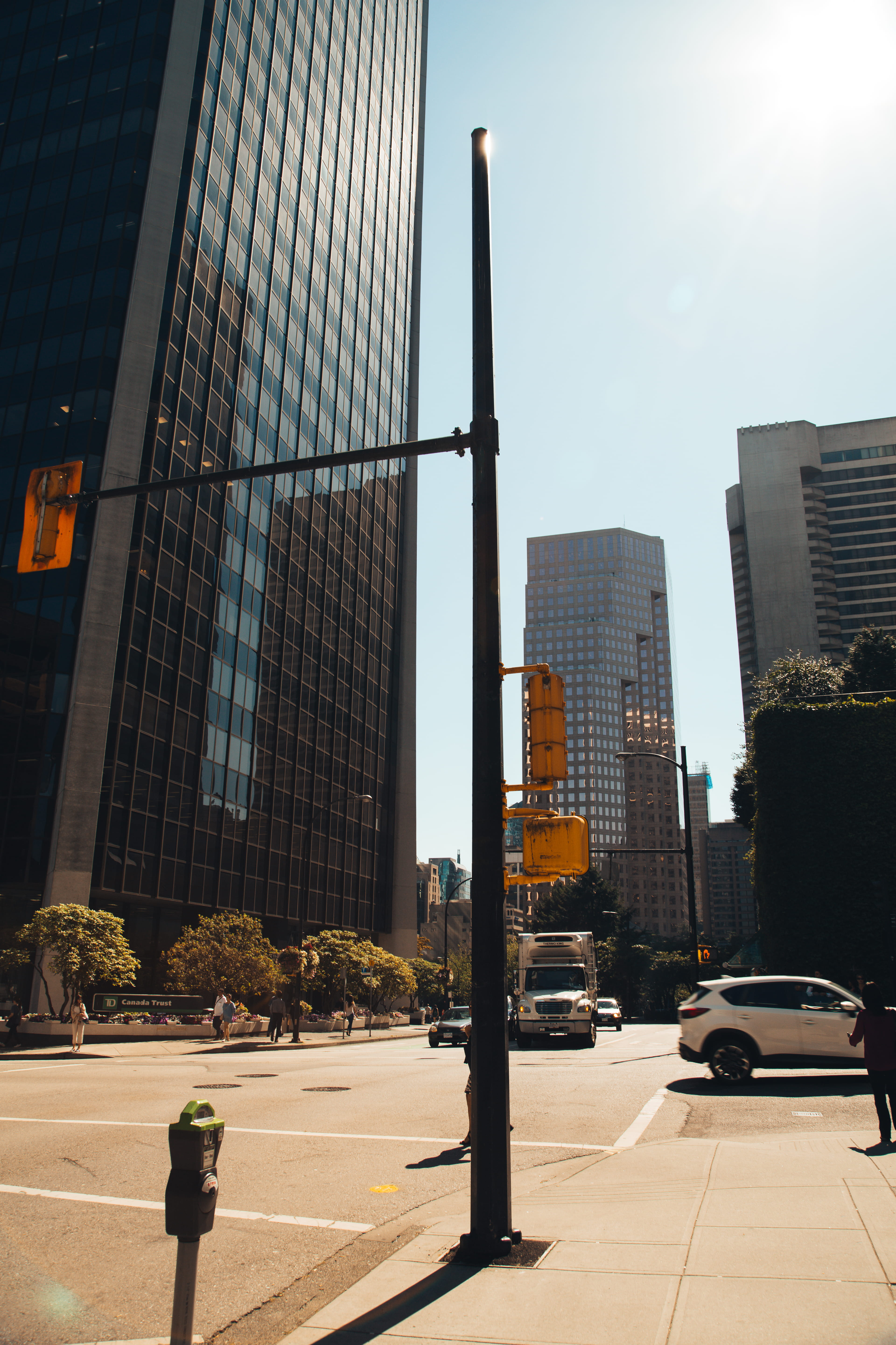city street, office building, mode of transportation, light, steel, building, vehicle, modern, automobile, person, outdoors, street, truck, road, human, Phone HD Wallpaper
