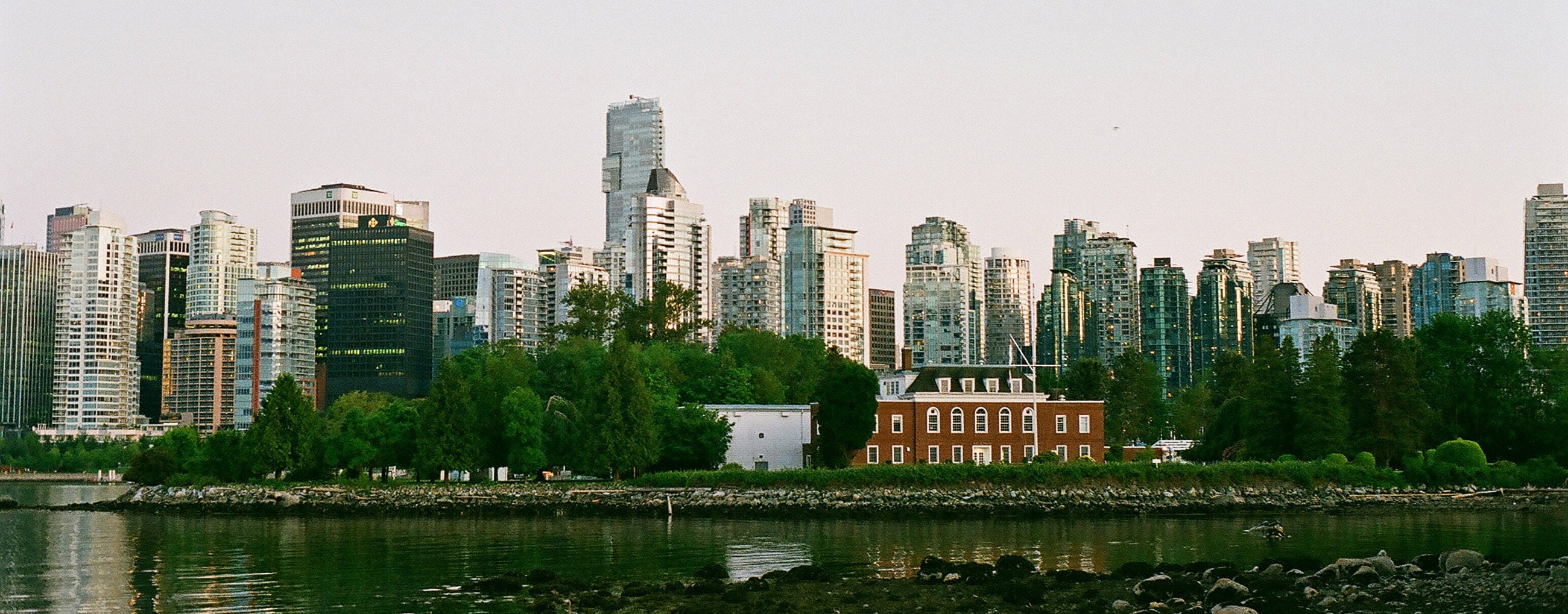 buildings, travel destinations, landscape, skyscraper, urban Scene, reflection, office building exterior, downtown, residential district, gray, building exterior, HD Wallpaper