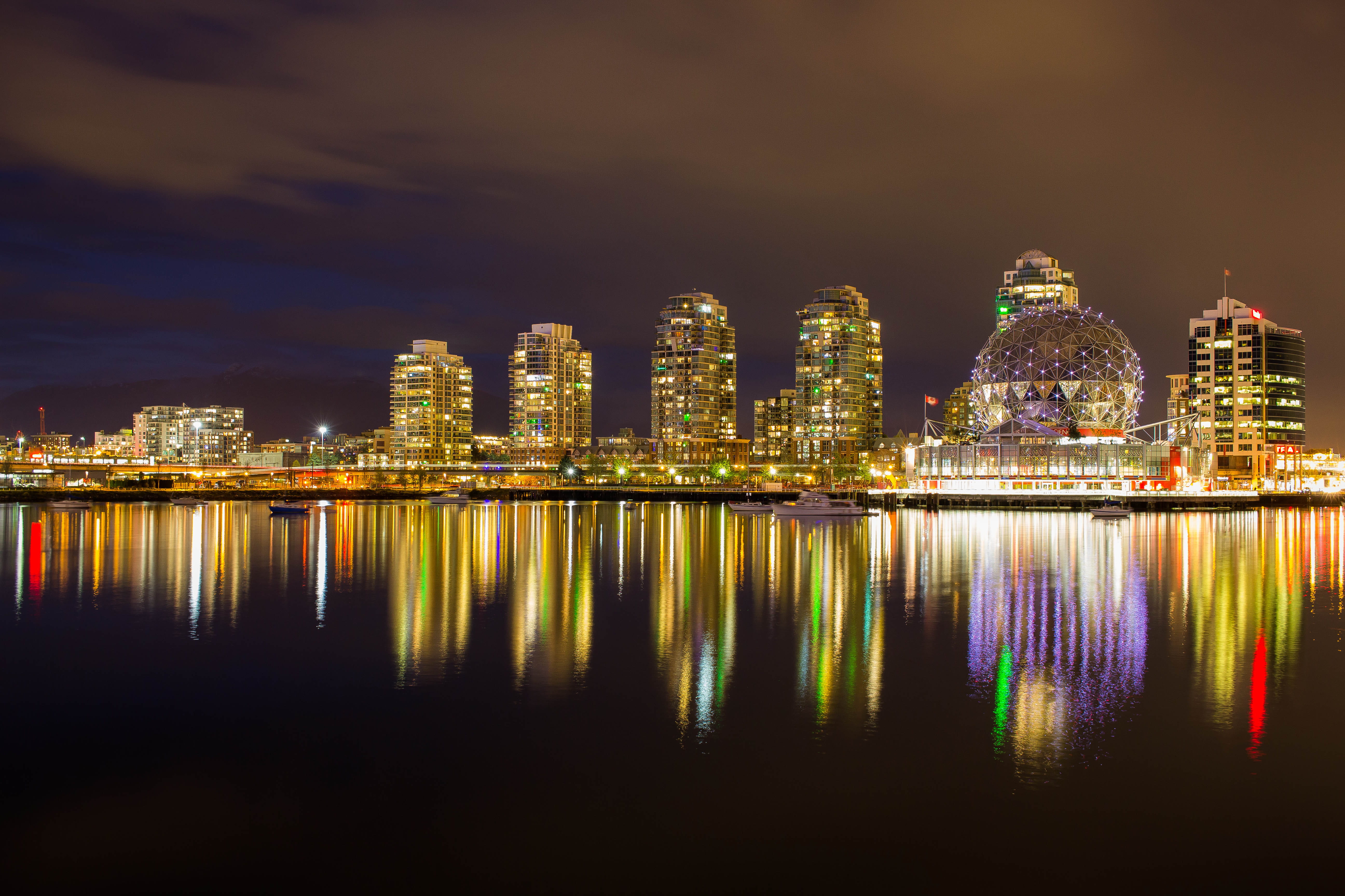 5K, architecture, travel destinations, reflection, town, science world, tall - high, outdoors, bright, apartment building, downtown, nature, view, canada, HD Wallpaper