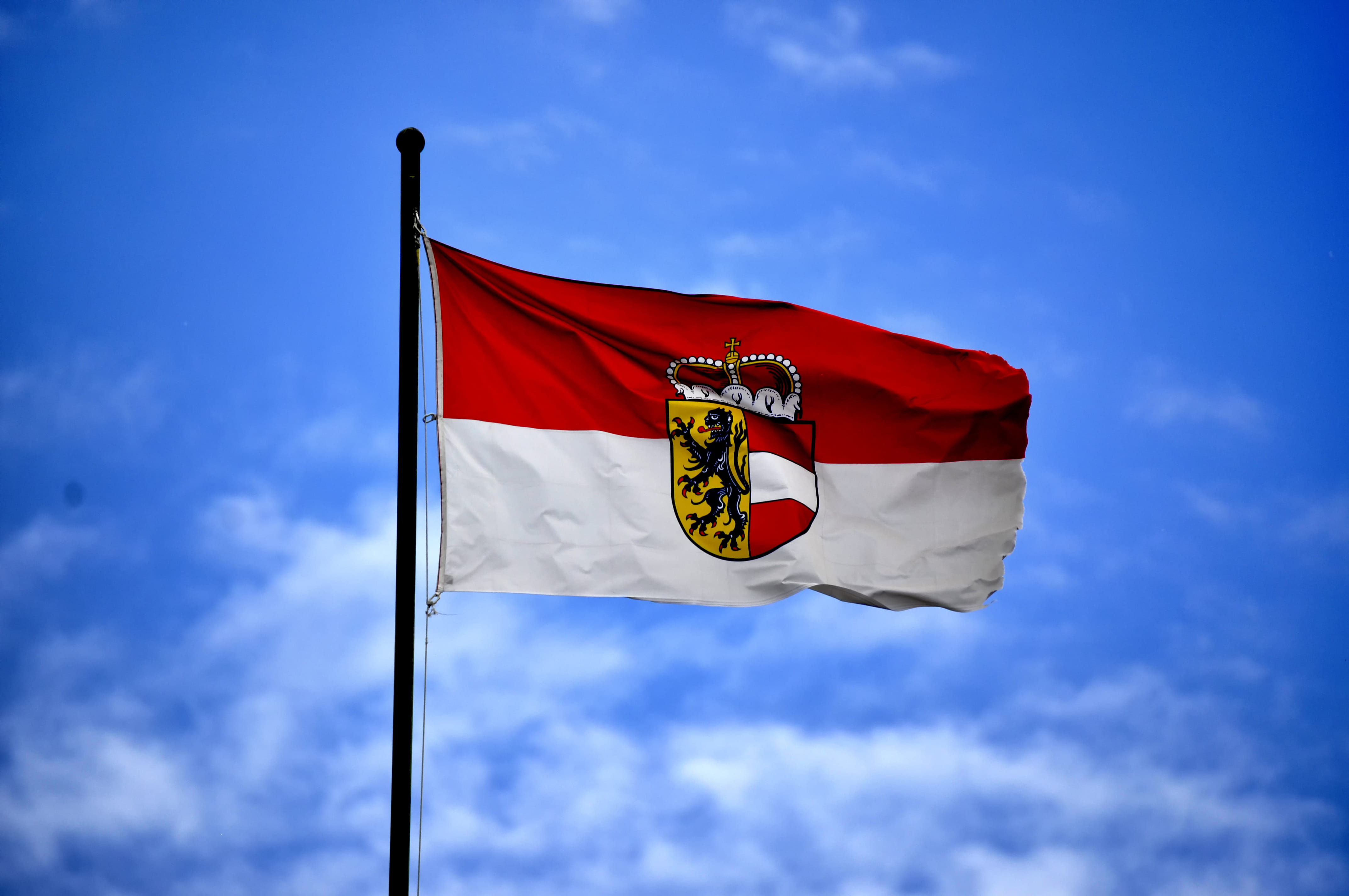blue, low angle view, red, outdoors, emotion, nature, windy, pride, flag, daytime, flagpole, 4K, no people, white, pole, Österreich, textile, castle, day, HD Wallpaper