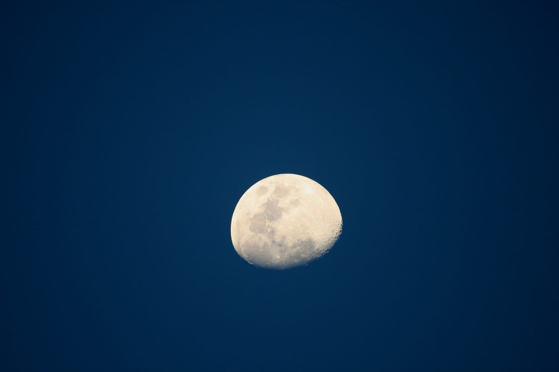sky, nature, blue, growing waxing, 1080P, astrology, night, space and astronomy, moon, moonlight, atmosphere, dusk, low angle view, copy space, grey-pink, HD Wallpaper
