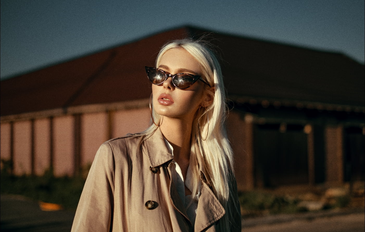 portrait, blonde, sunglasses, beautiful woman, beauty, standing, focus on foreground, hoop earrings, women, young adult, young women, 720P, model, coats, HD Wallpaper