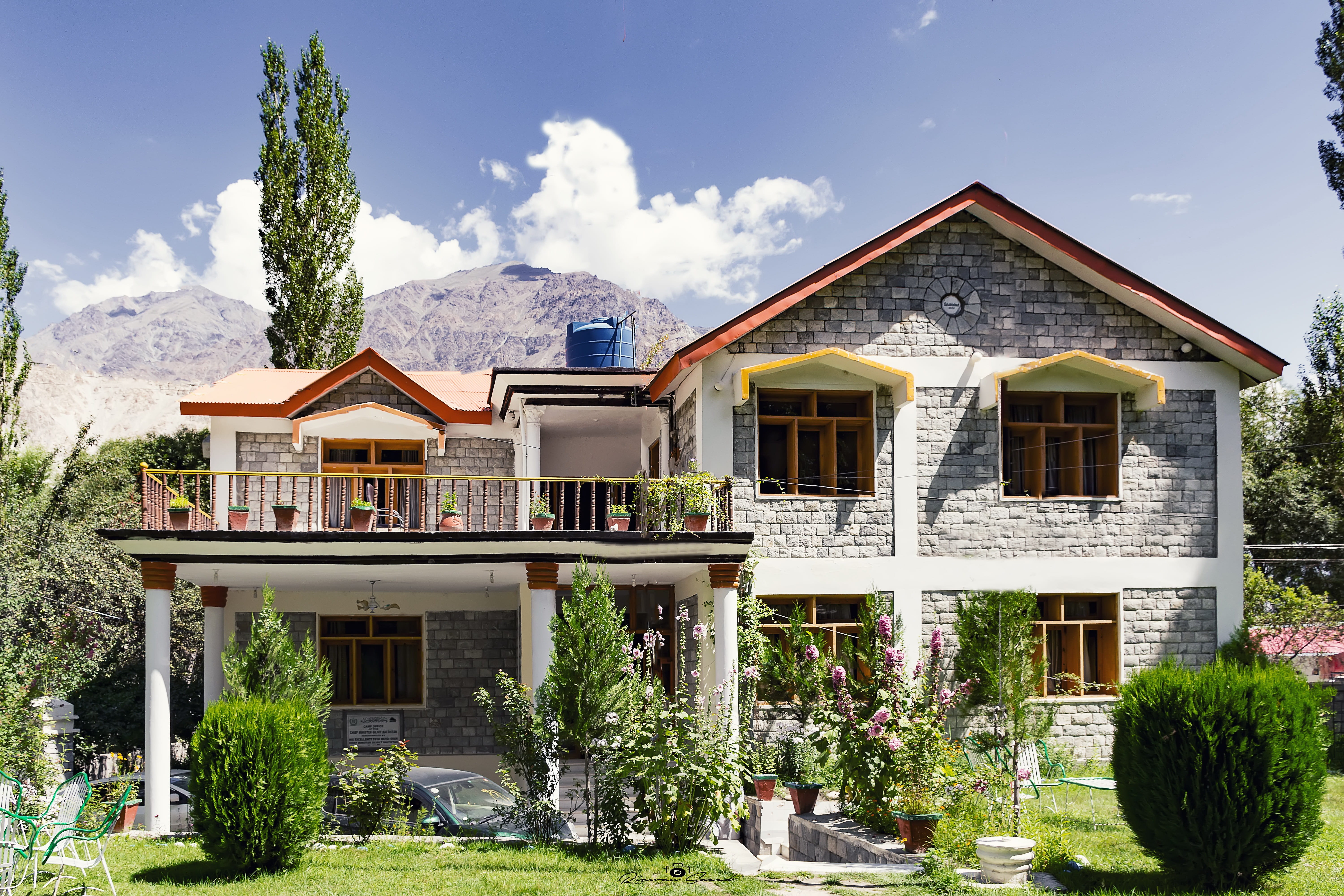 chief, outdoors, lawn, building, scene, khaplu, nature, tree, green, beauty, sky, skardu, wood - material, architecture, minister, dilshadrazi, no people, HD Wallpaper