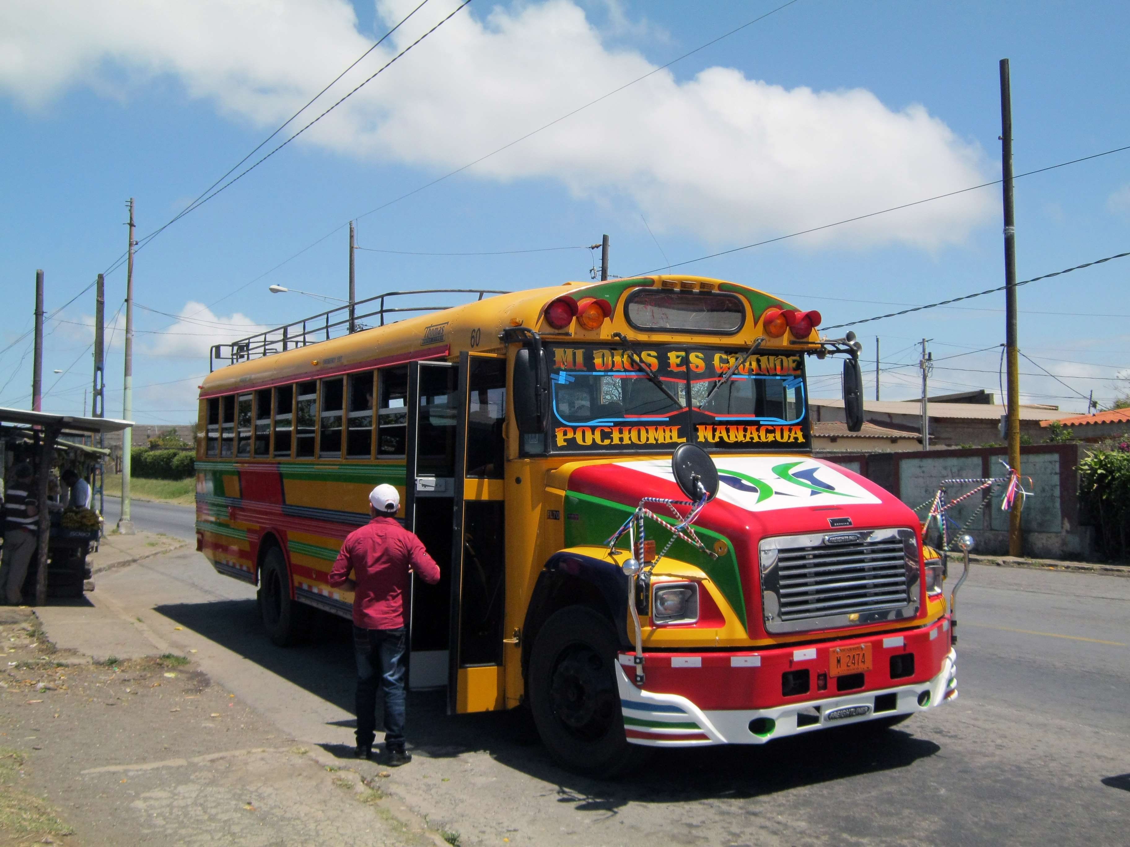 land vehicle, day, 2K, transportation, travel, bus, city, outdoors, nicaragua, track, cloud - sky, incidental people, mode of transportation, cable, cable car, HD Wallpaper