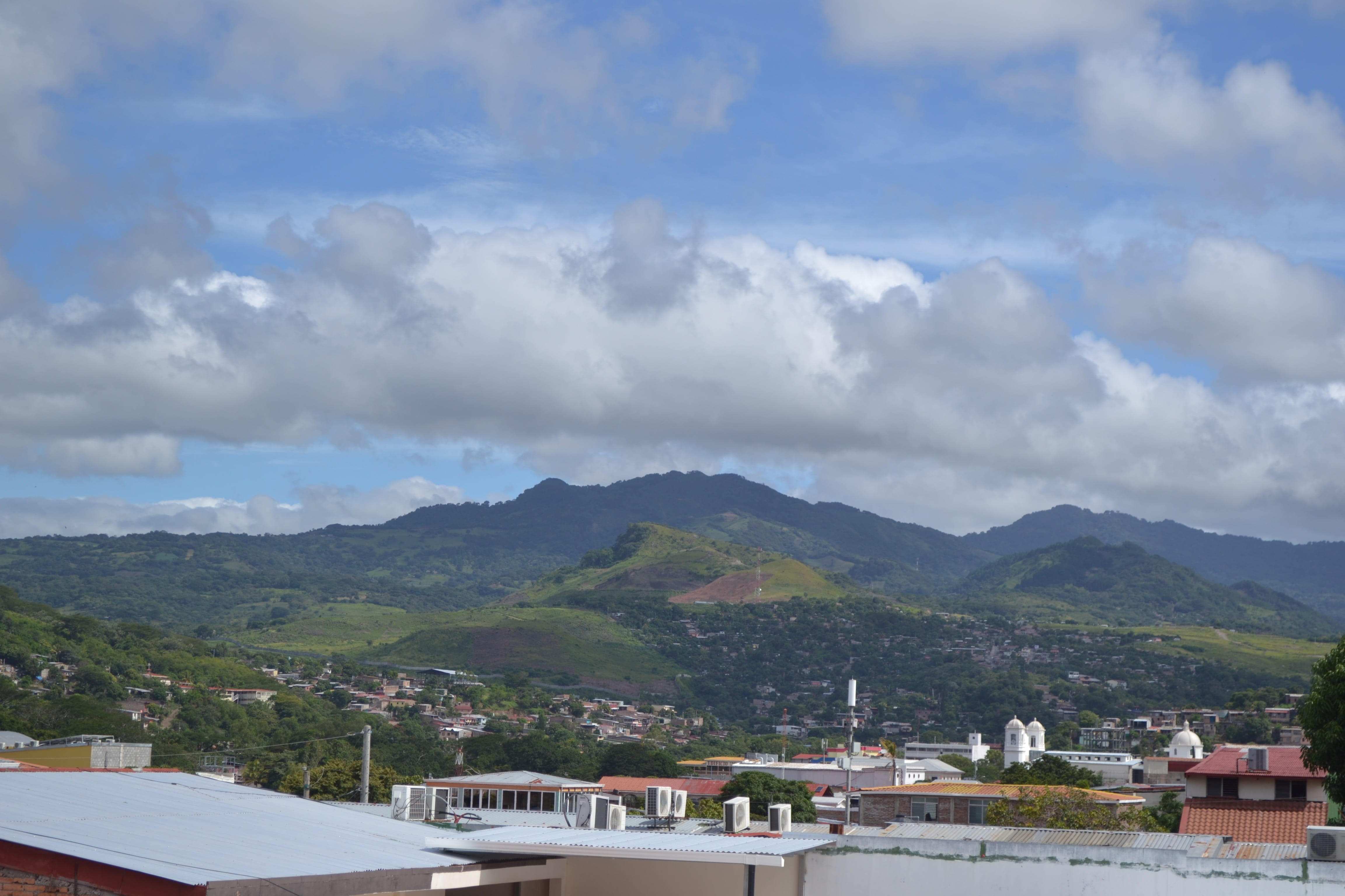 north, day, 4K, mountain range, environment, house, mountain, tree, city, sky, scenics - nature, townscape, outdoors, nicaragua, building exterior, residential district, HD Wallpaper