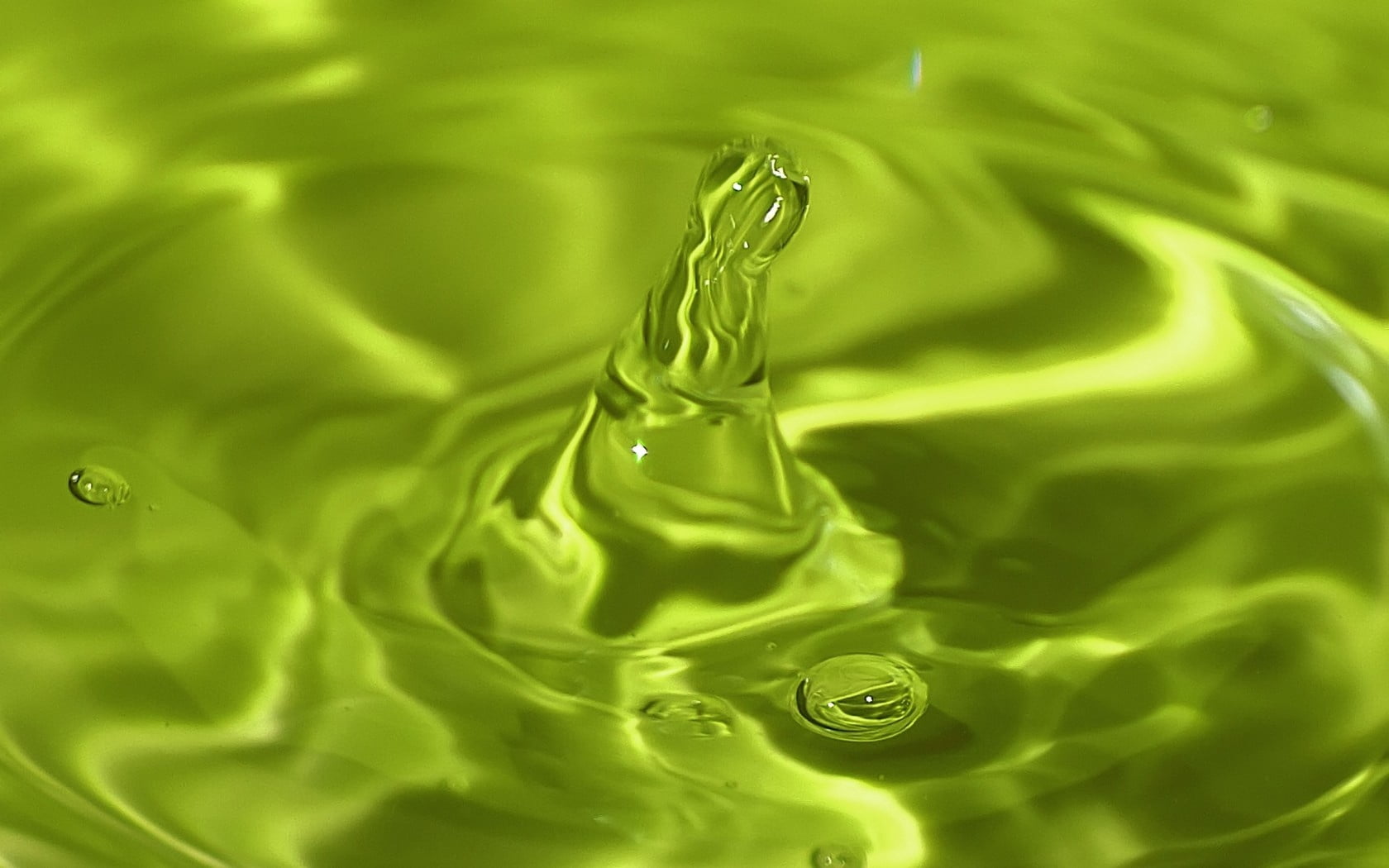 food, green color, purity, splashing, reflection, water, close-up, macro, divorce, circle, food and drink, backgrounds, concentric, clean, dewdrop, pinnacle, HD Wallpaper