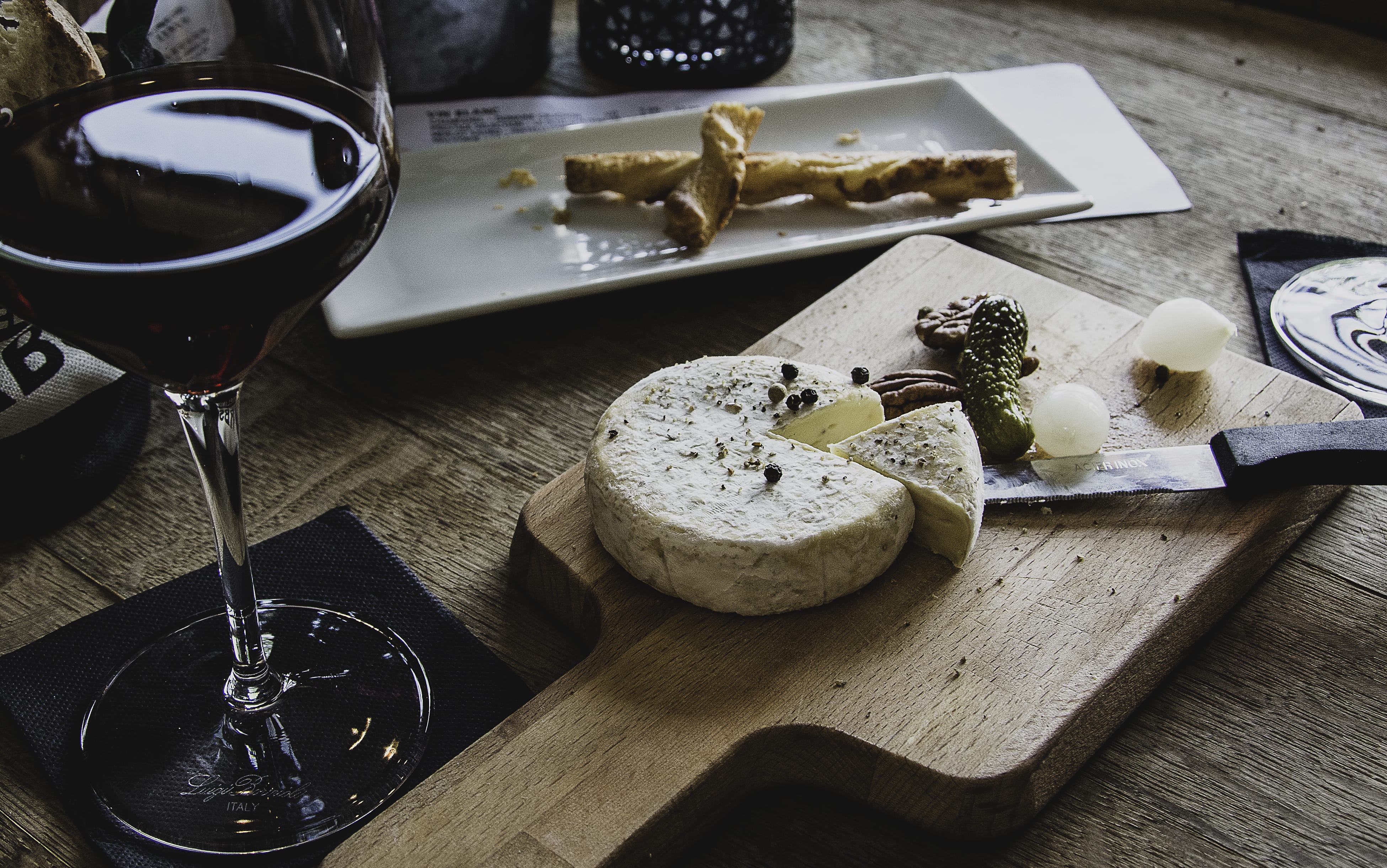food and drink, swiss cheese, still life, table, cutting board, freshness, table knife, refreshment, plywood, seasoning, tray, wellbeing, brie, drink, temptation, HD Wallpaper