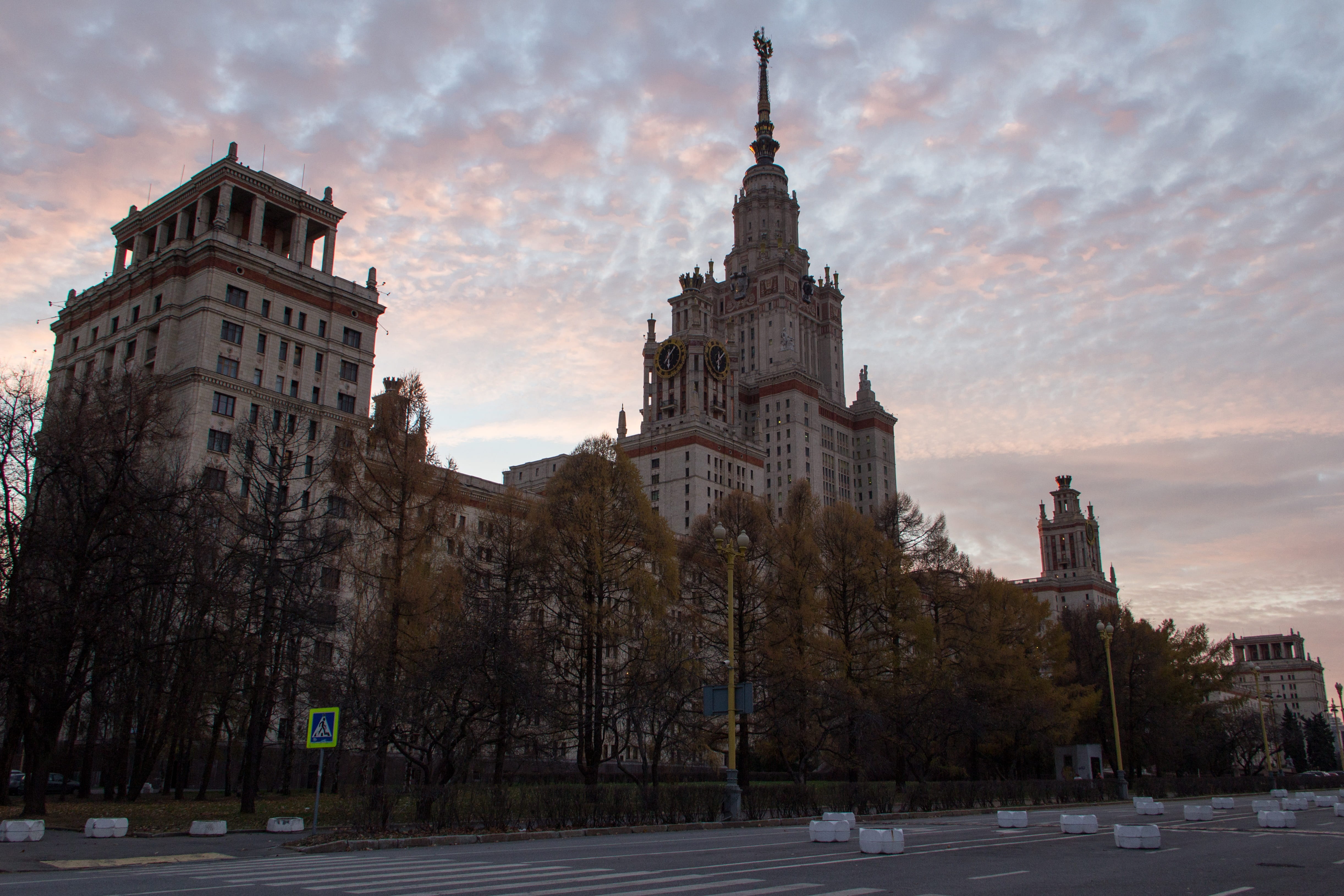 belief, travel destinations, place of worship, cloud - sky, 4K, outdoors, architecture, city, the past, no people, sky, Moscow, spire, Sunset, built structure, HD Wallpaper