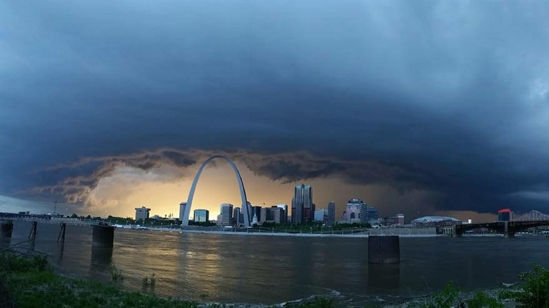 travel destinations, skyscraper, cloud - sky, air pollution, sky, office building exterior, built structure, st louis, no people, cityscape, mississippi, HD Wallpaper