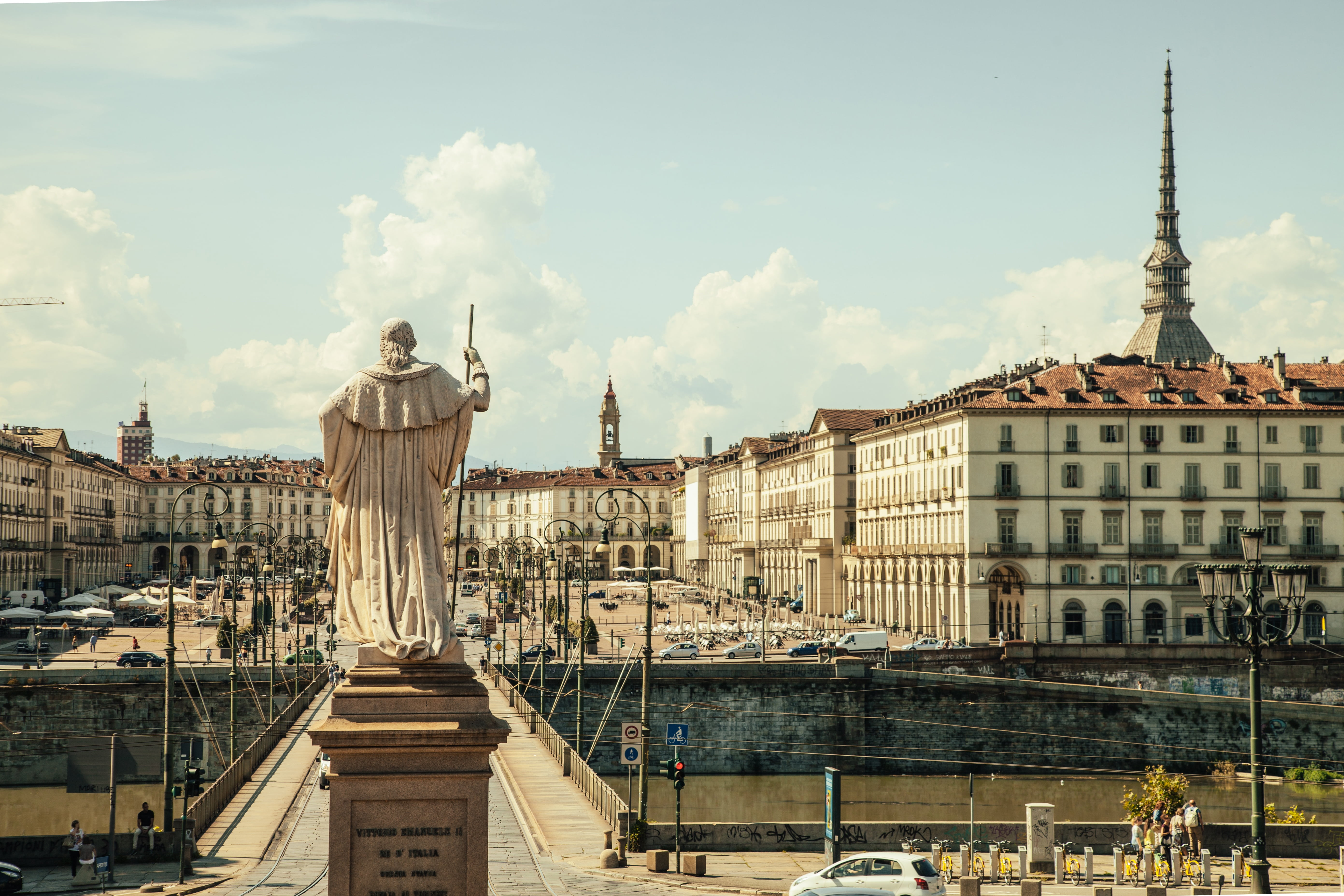 travel destinations, tourism, male likeness, city, italy, art and craft, roman, built structure, near, urban Scene, daytime, representation, sky, nature, HD Wallpaper