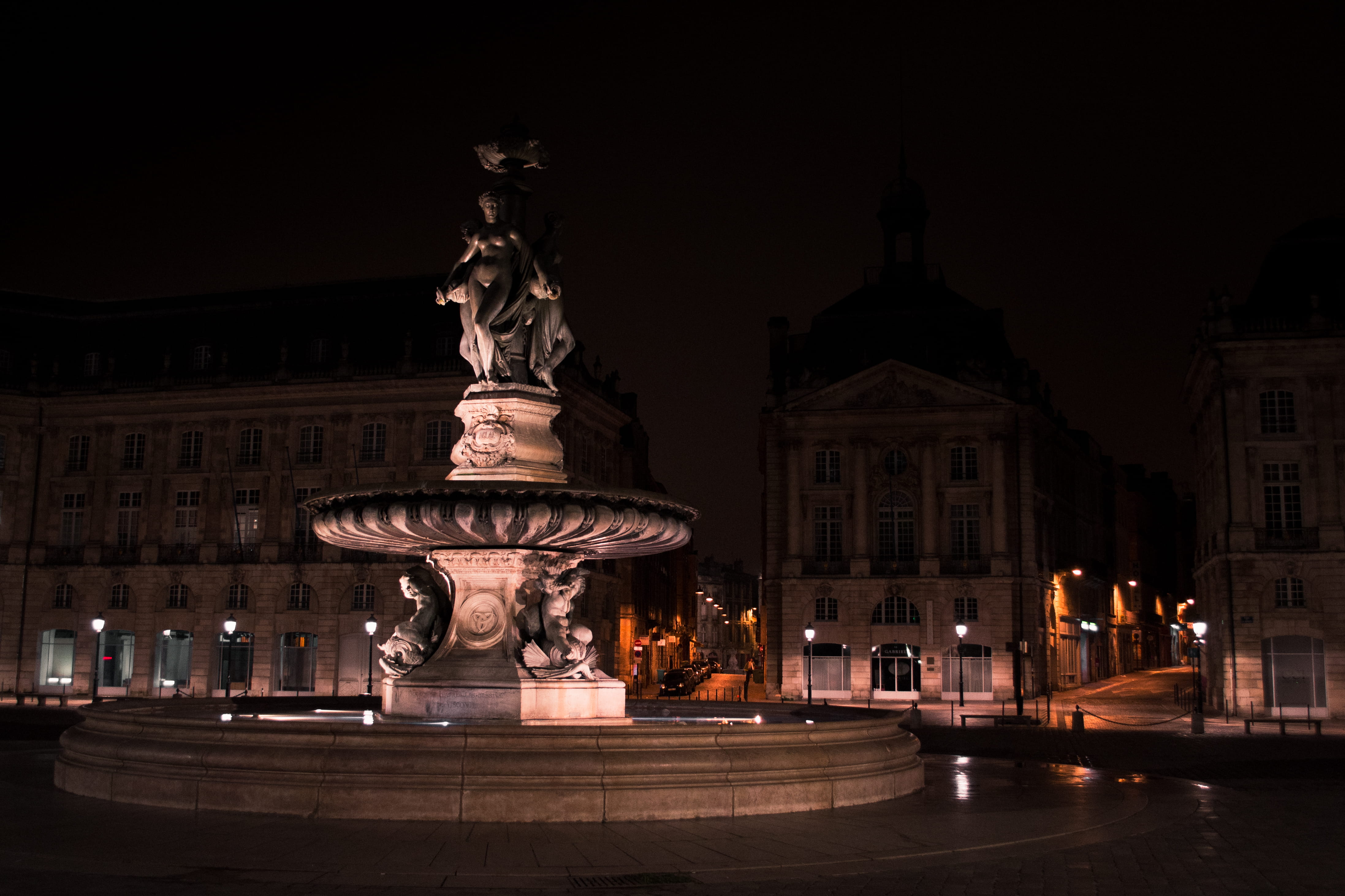 plaza, tower, no people, nature, 4K, spire, city, parliament, travel destinations, architectural column, lighting, monument, illuminated, statue, town, HD Wallpaper
