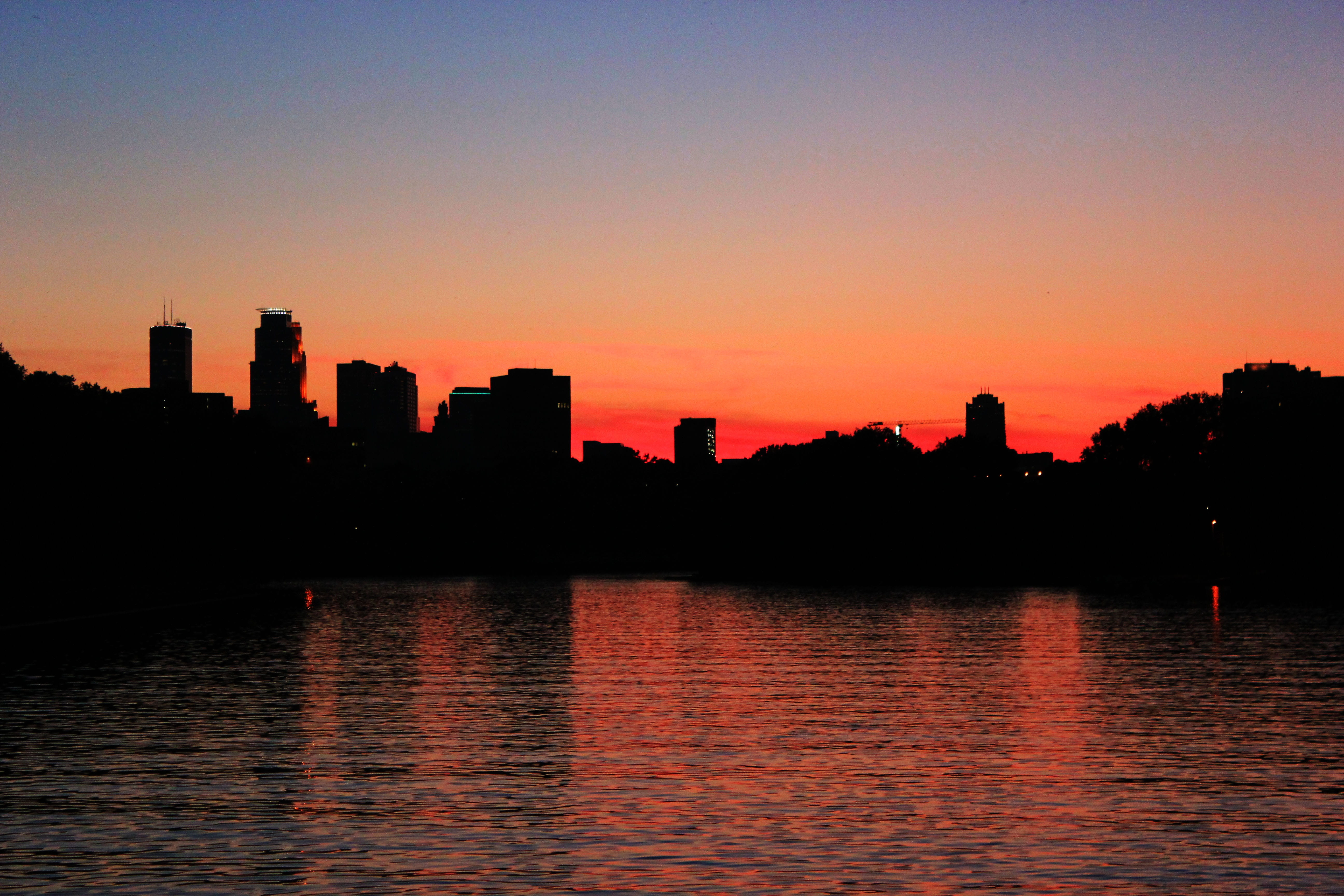 urban skyline, rise, city, built structure, silhouette, scene, building exterior, River, no people, sky, 5K, city scape, Mississippi, reflection, water, HD Wallpaper