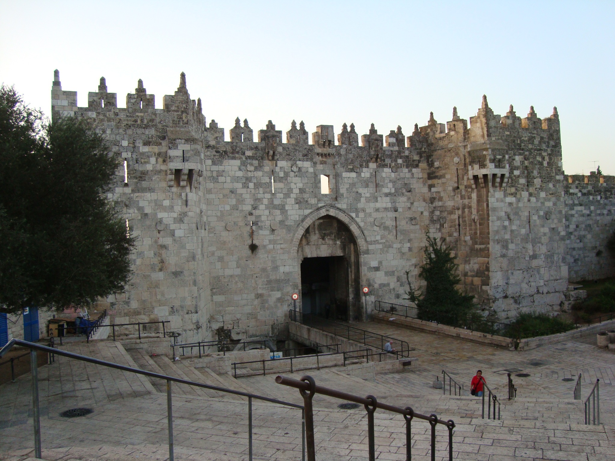 day, damascus gate, travel, travel destinations, tourism, wall, 1080P, clear sky, tree, sky, outdoors, place of worship, architecture, the past, arch, HD Wallpaper