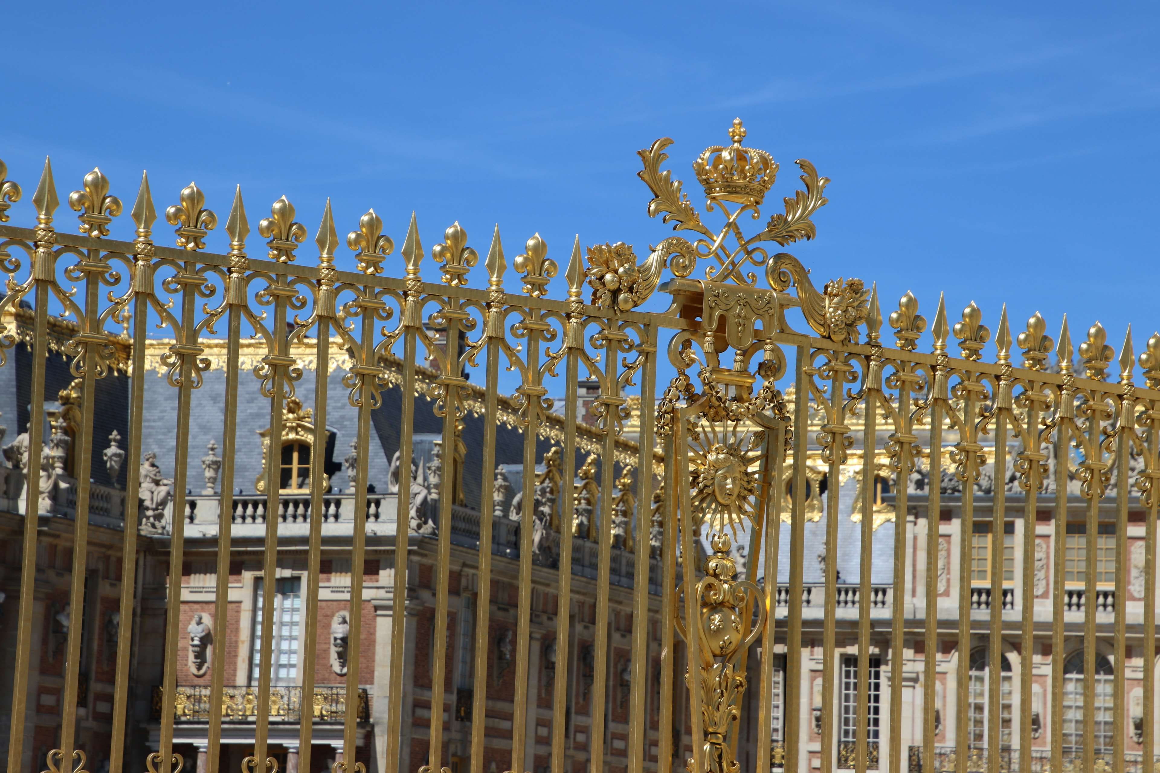 architectural column, built structure, entrance, gold colored, art and craft, building exterior, human representation, history, tourism, ornate, building, HD Wallpaper