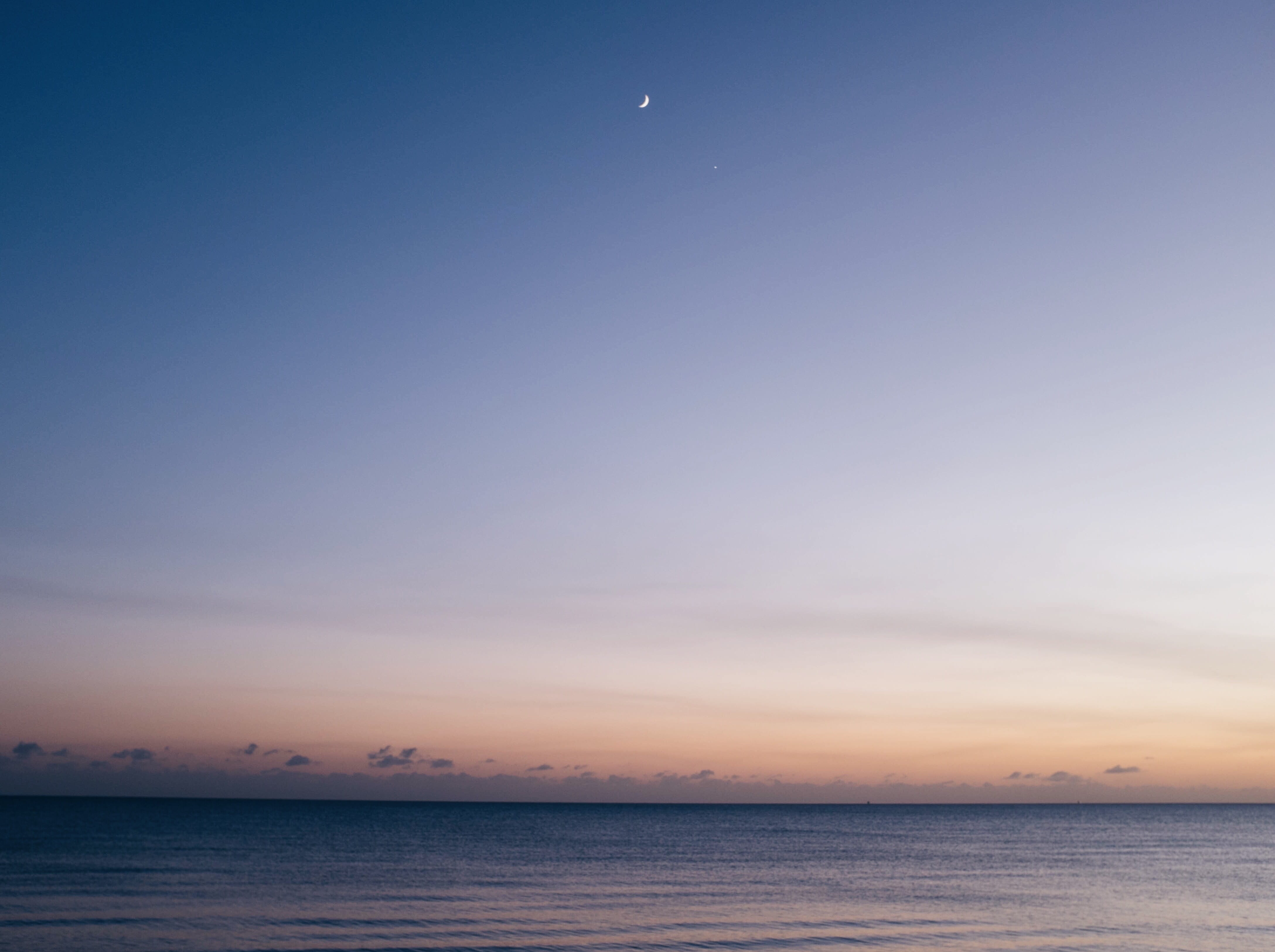 water, sunrise, copy space, no people, daytime, beauty in nature, sky, weather, sunset, scenics - nature, body, idyllic, beach, 4K, dusk, dawn, sea, grey, HD Wallpaper