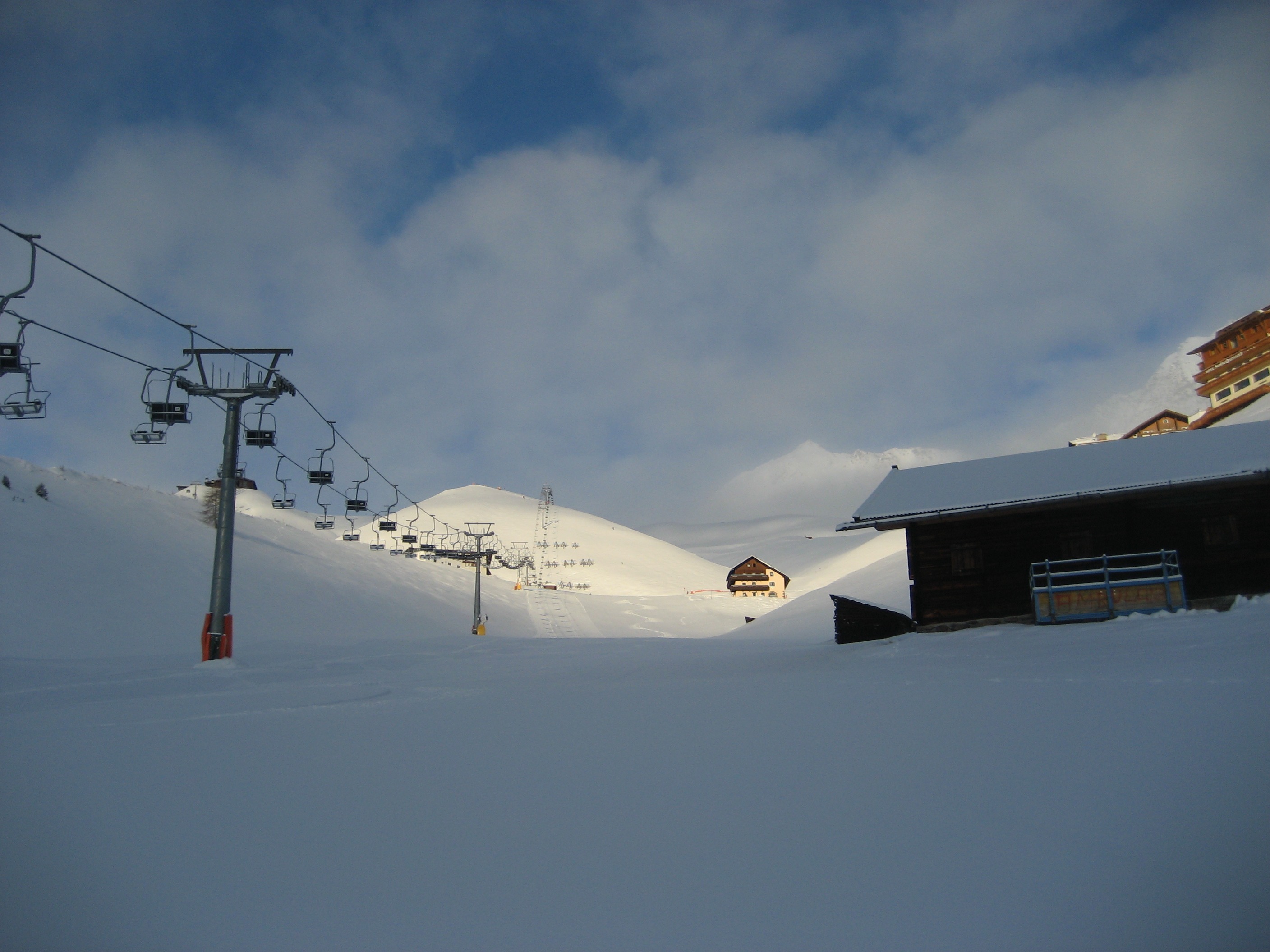 cloud - sky, lift, day, building, off the slopes, 2K, chairlift, winter, snowy, snowcapped mountain, frost, cold, sky, scenics - nature, environment, runway, HD Wallpaper