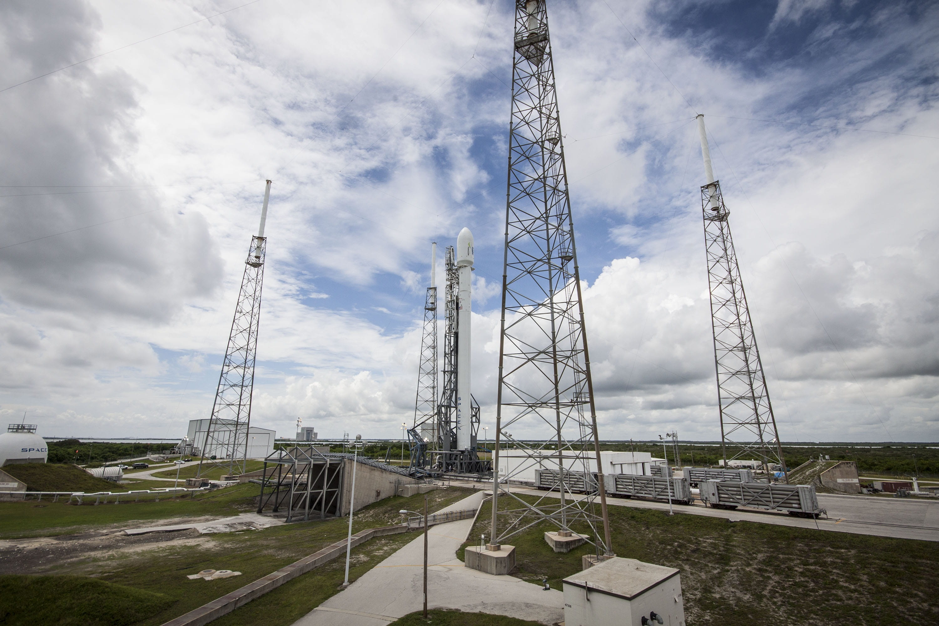 connection, speed, fuel and power generation, metal, tower, space, spaceship, launch pad, no people, industry, cloud - sky, sky, vehicle, electric, architecture, HD Wallpaper