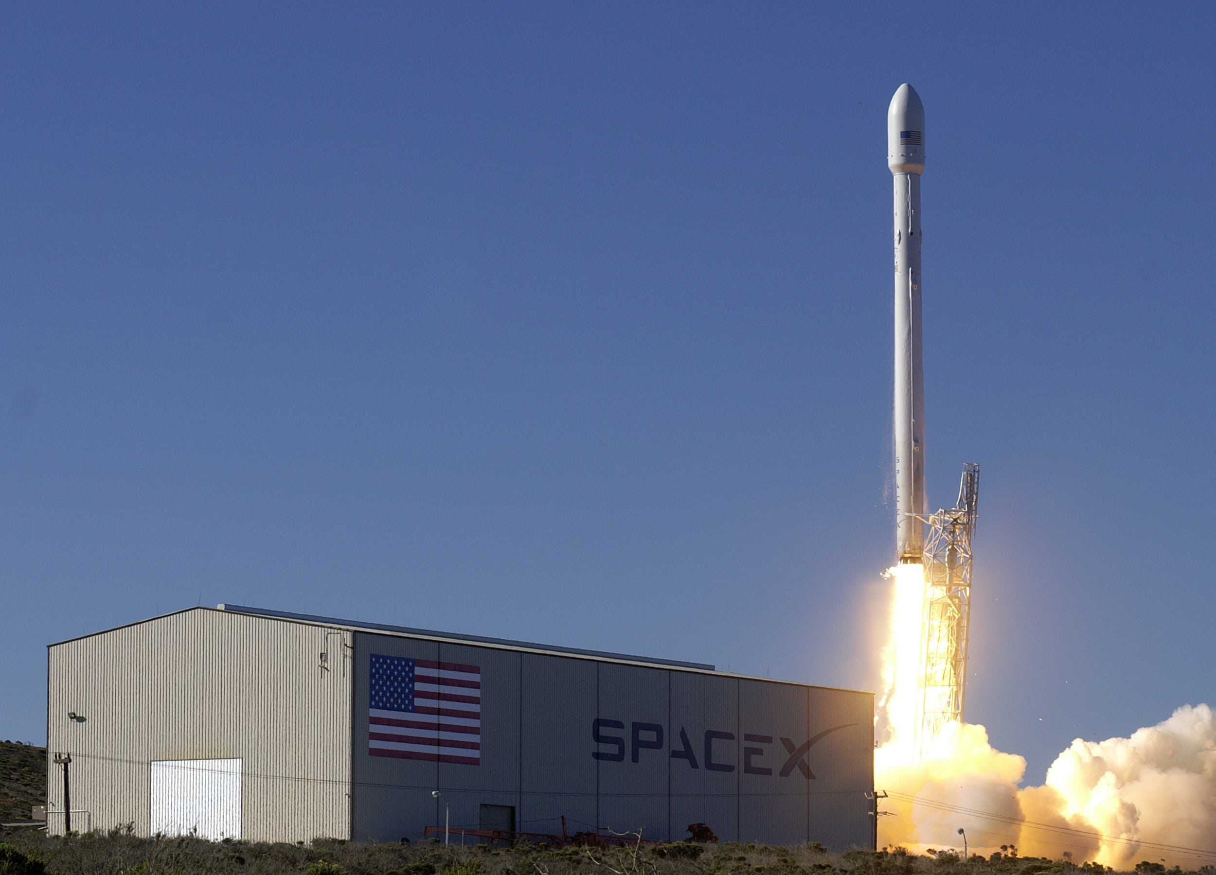 aerospace industry, industry, rocket, office building exterior, daytime, clear sky, no people, spacex, countdown, transportation, flames, spaceship, outdoors, HD Wallpaper