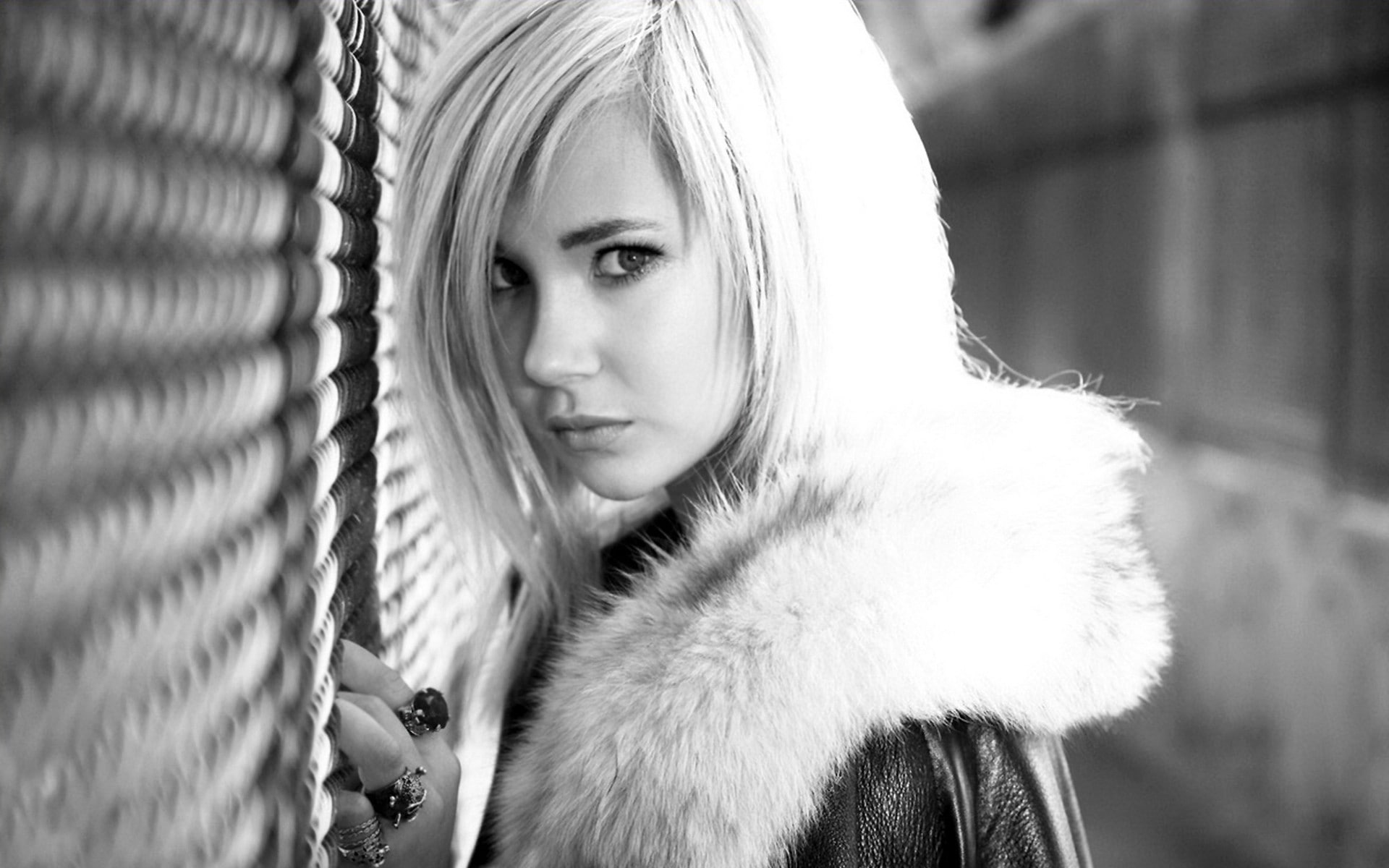 temple, monochrome, x, outdoors, hd, juno, art, blondes, women, 1080P, HD Wallpaper