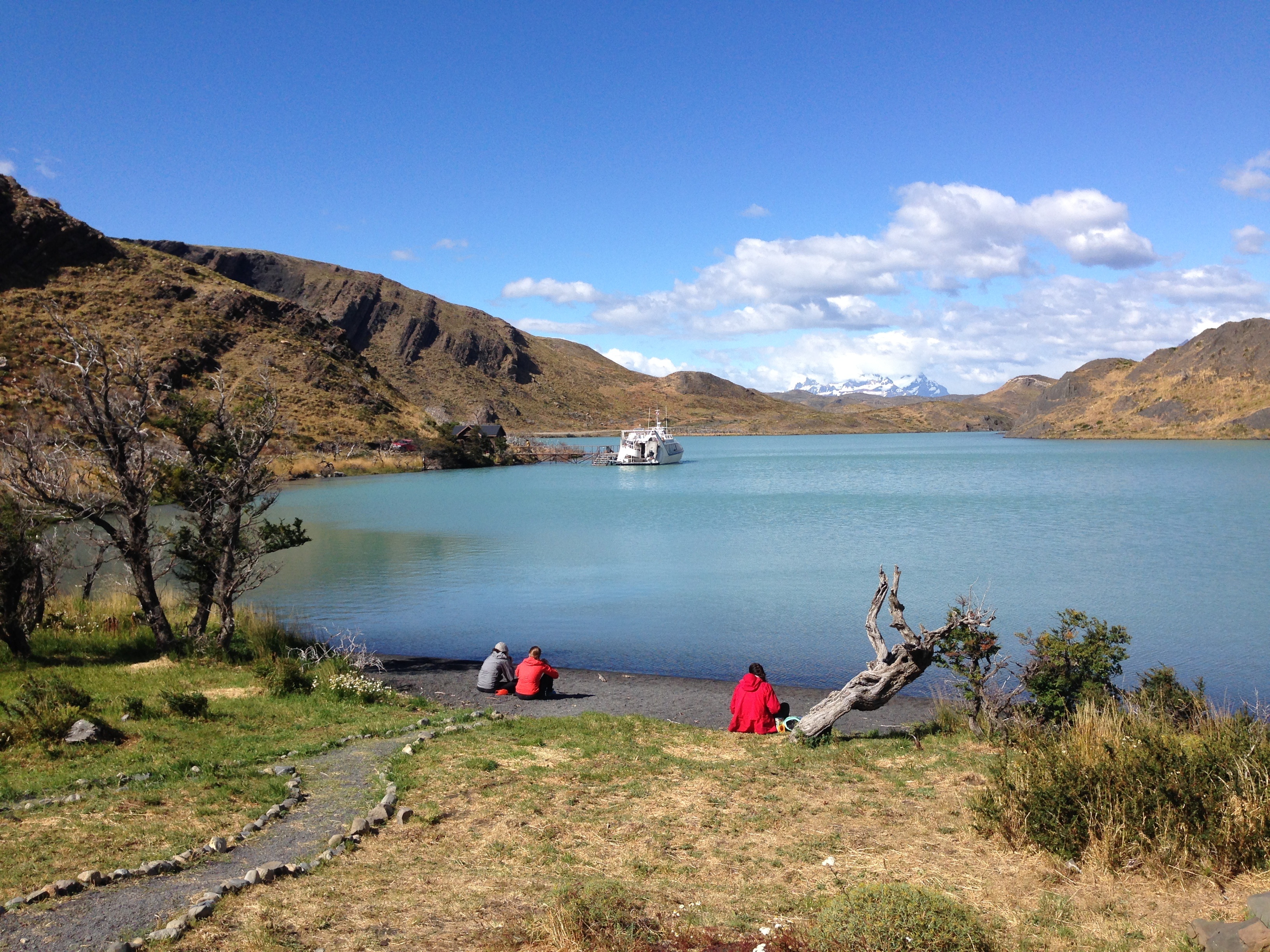 scenics - nature, non-urban scene, nature, lake, group of people, chilean patagonia, lifestyles, sky, water, sitting, tranquil scene, 2K, outdoors, torres del paine, HD Wallpaper