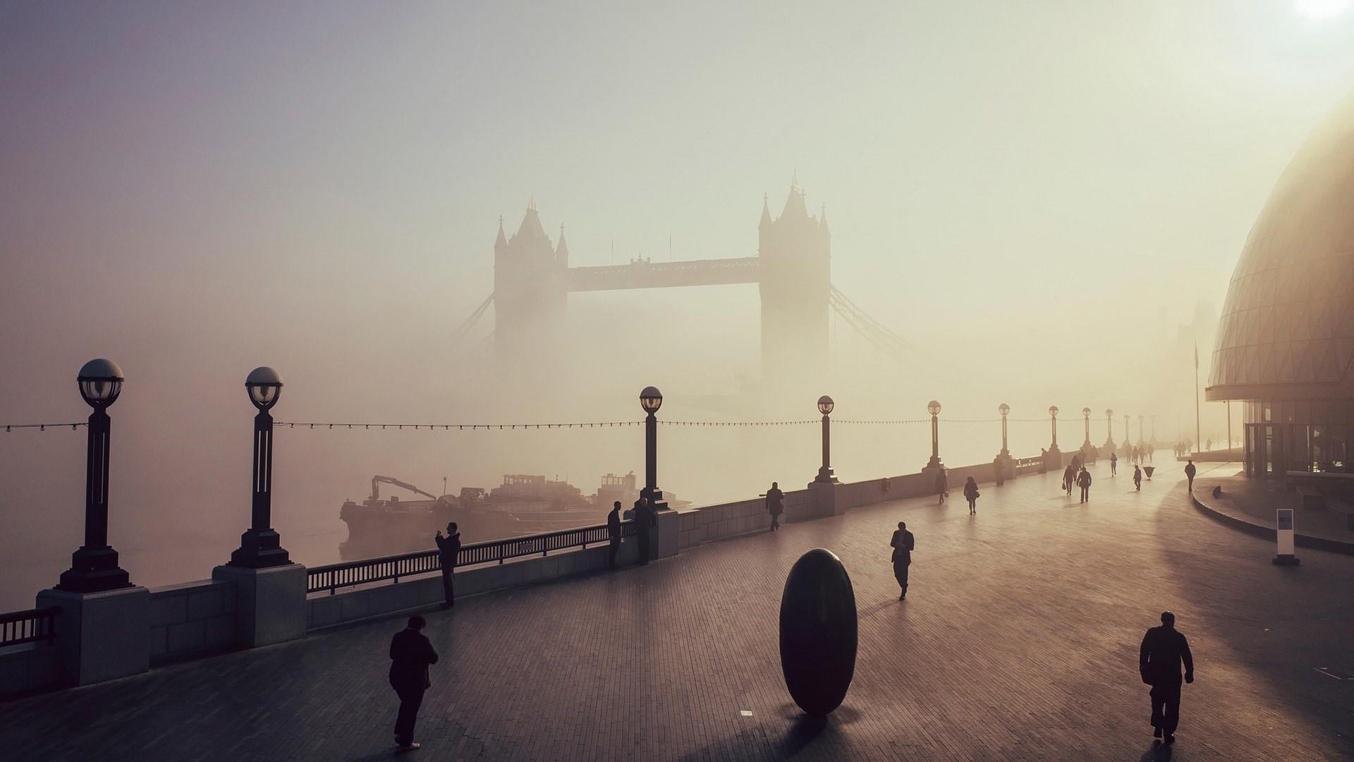 united kindom, calm, group of people, street, bridge - man made structure, real people, city, river, outdoors, building exterior, tower bridge, tourism, HD Wallpaper