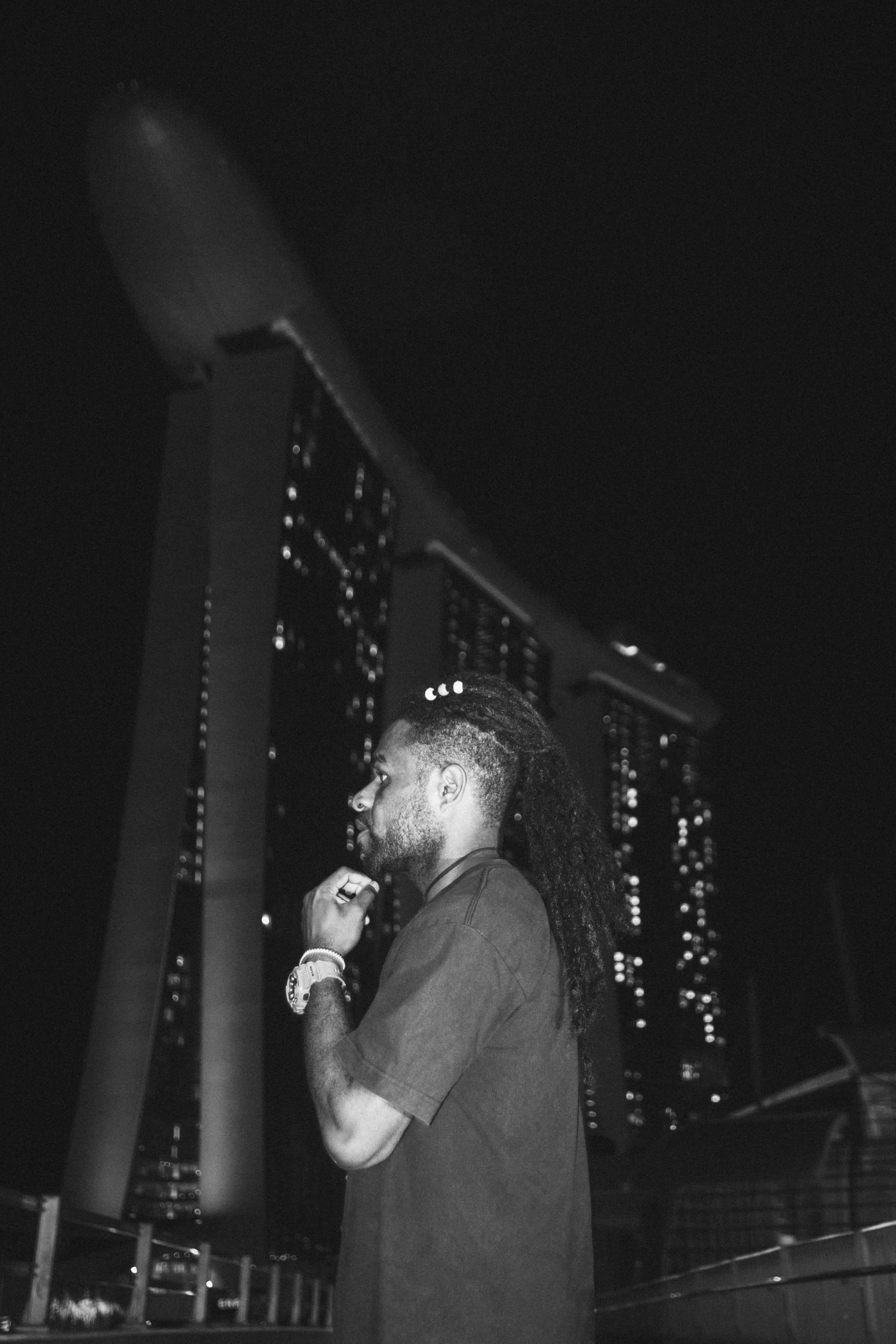 blackman, photography themes, side view, arts culture and entertainment, dread, night, street, music, love, singapore, lifestyles, leisure activity, 5K, Phone HD Wallpaper