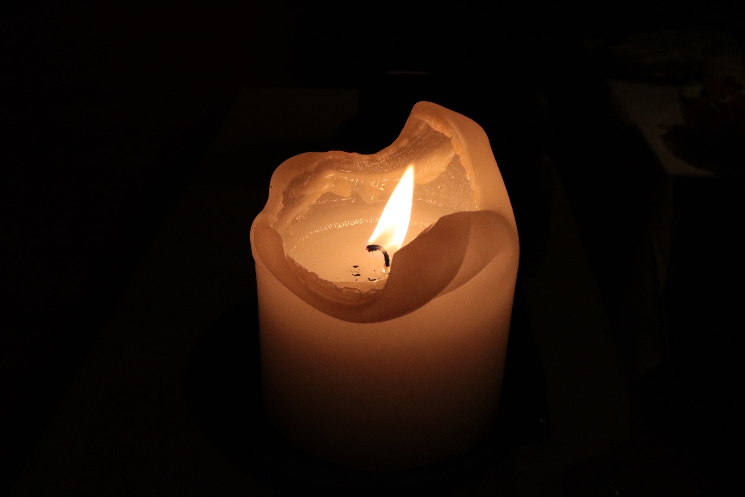 white, heat - temperature, spirituality, illuminated, pillar, glowing, candle, close-up, ignited, romantic, 1080P, nature, electric lamp, studio shot, HD Wallpaper