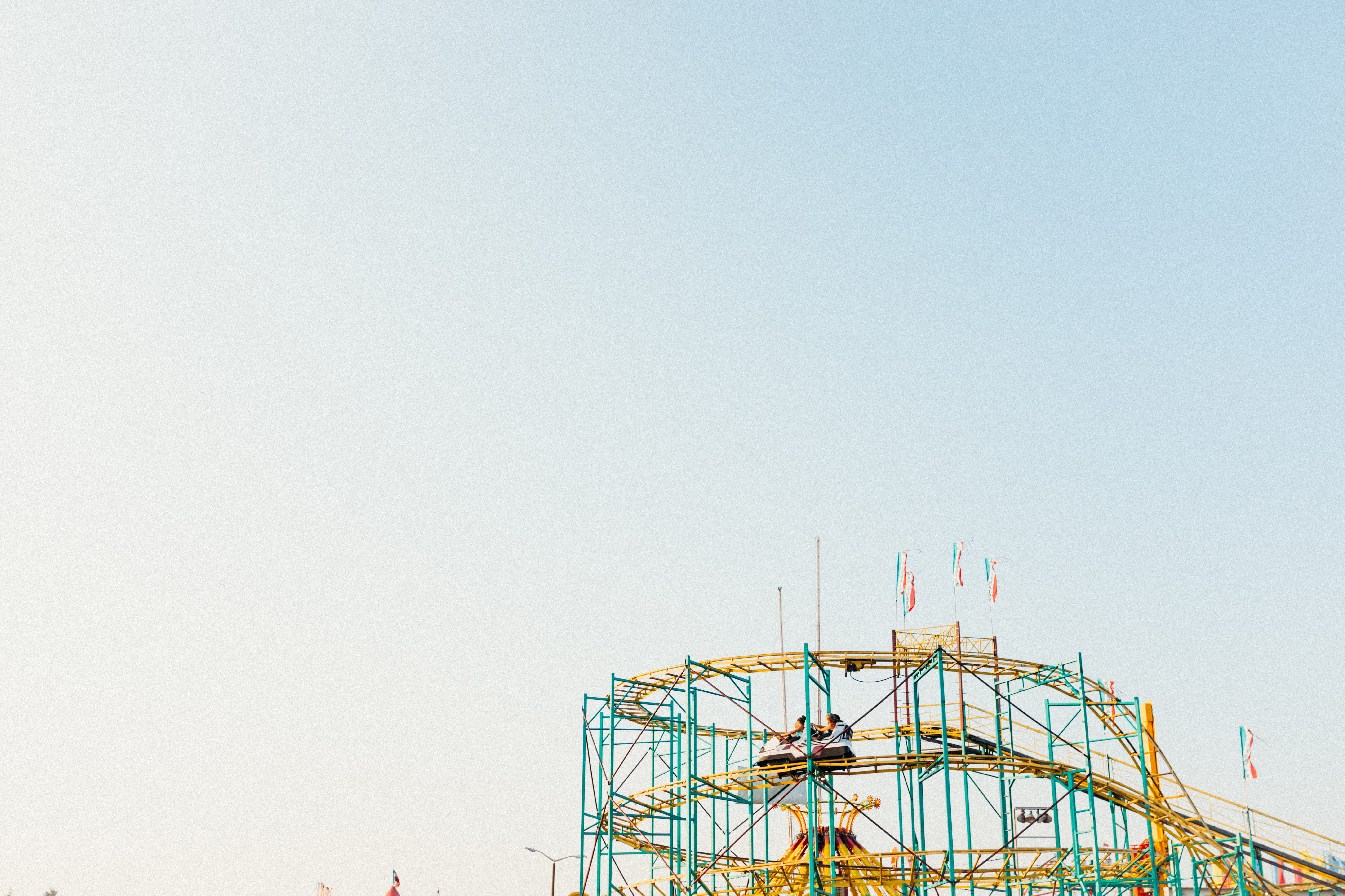 nature, sunny, ferris wheel, tall - high, 5K, no people, fair, clear sky, cotton candy, arts culture and entertainment, fun, ridgefield, sky, technology, HD Wallpaper