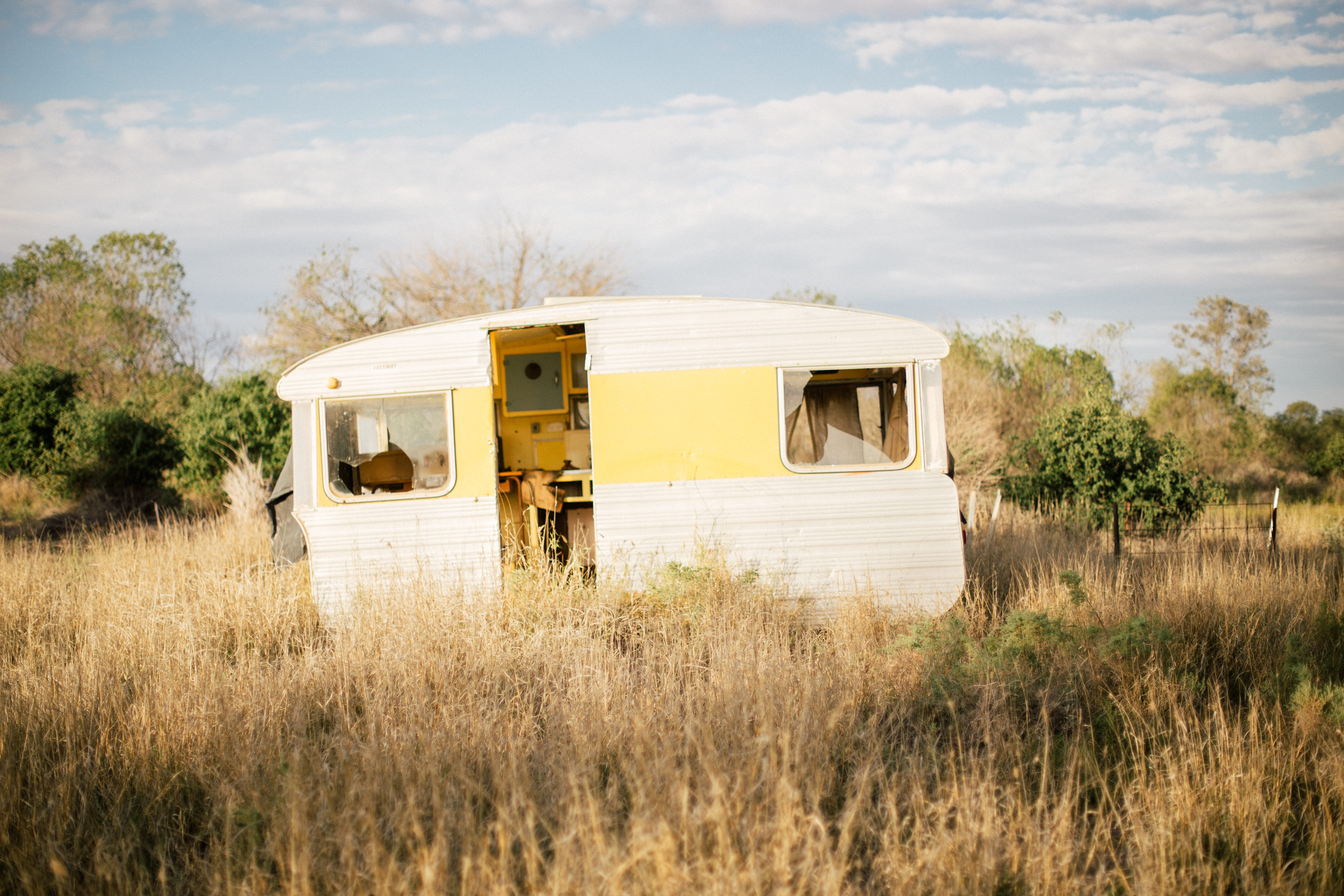 land, old, aged, yellow, tree, white, mode of transportation, plant, australium, sky, portable home, 5K, ruin, day, no people, caravan, broken, travel, HD Wallpaper