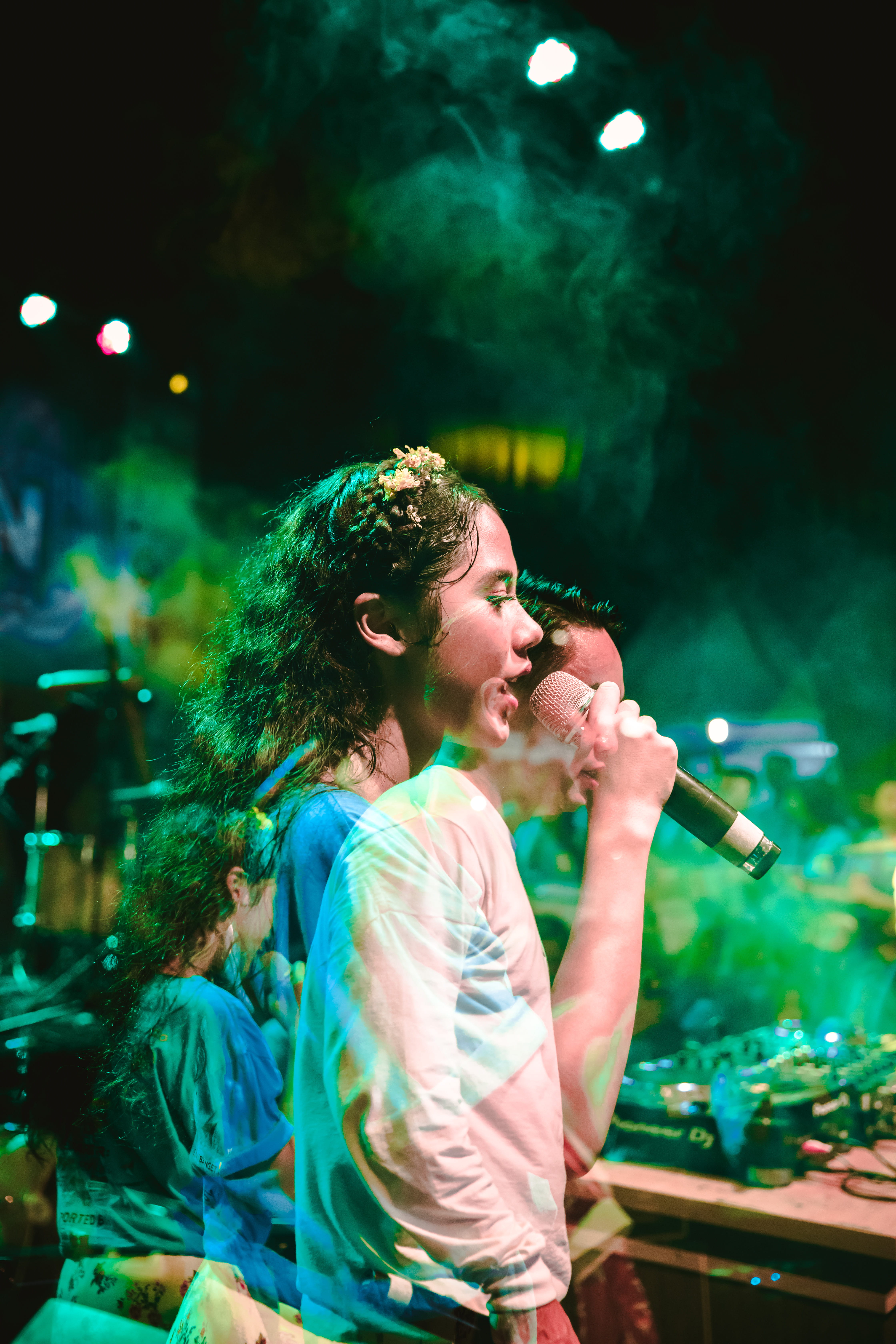 night, enjoyment, 5K, multiple exposure, performance, waist up, stage, outdoors, arts culture and entertainment, livemusic, focus on foreground, hairstyle, Phone HD Wallpaper
