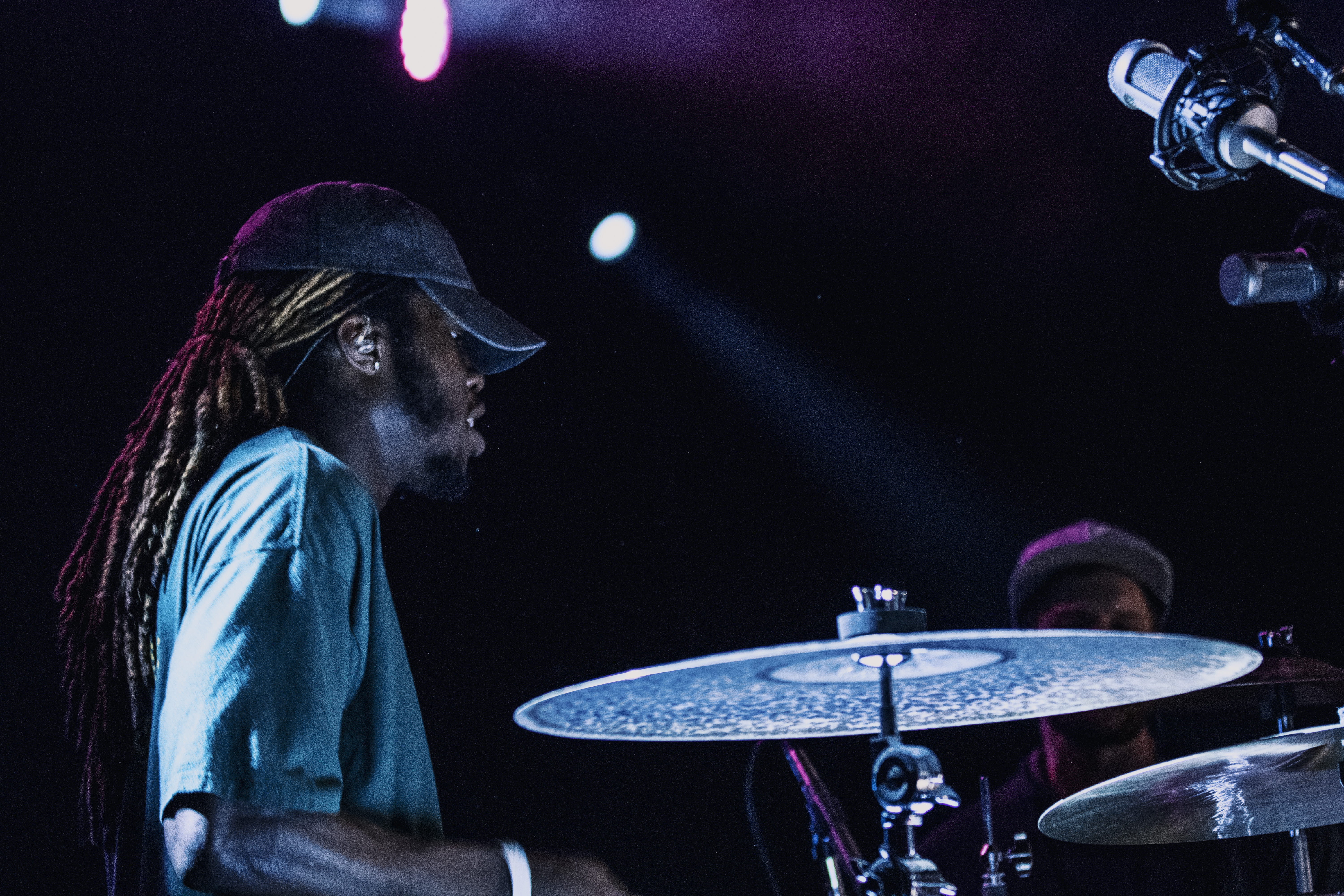 stage, beside, loud, artist, gray, symbol, festival, indoors, arts culture and entertainment, playing, cup, gig, singing, live, musician, man, performance, HD Wallpaper