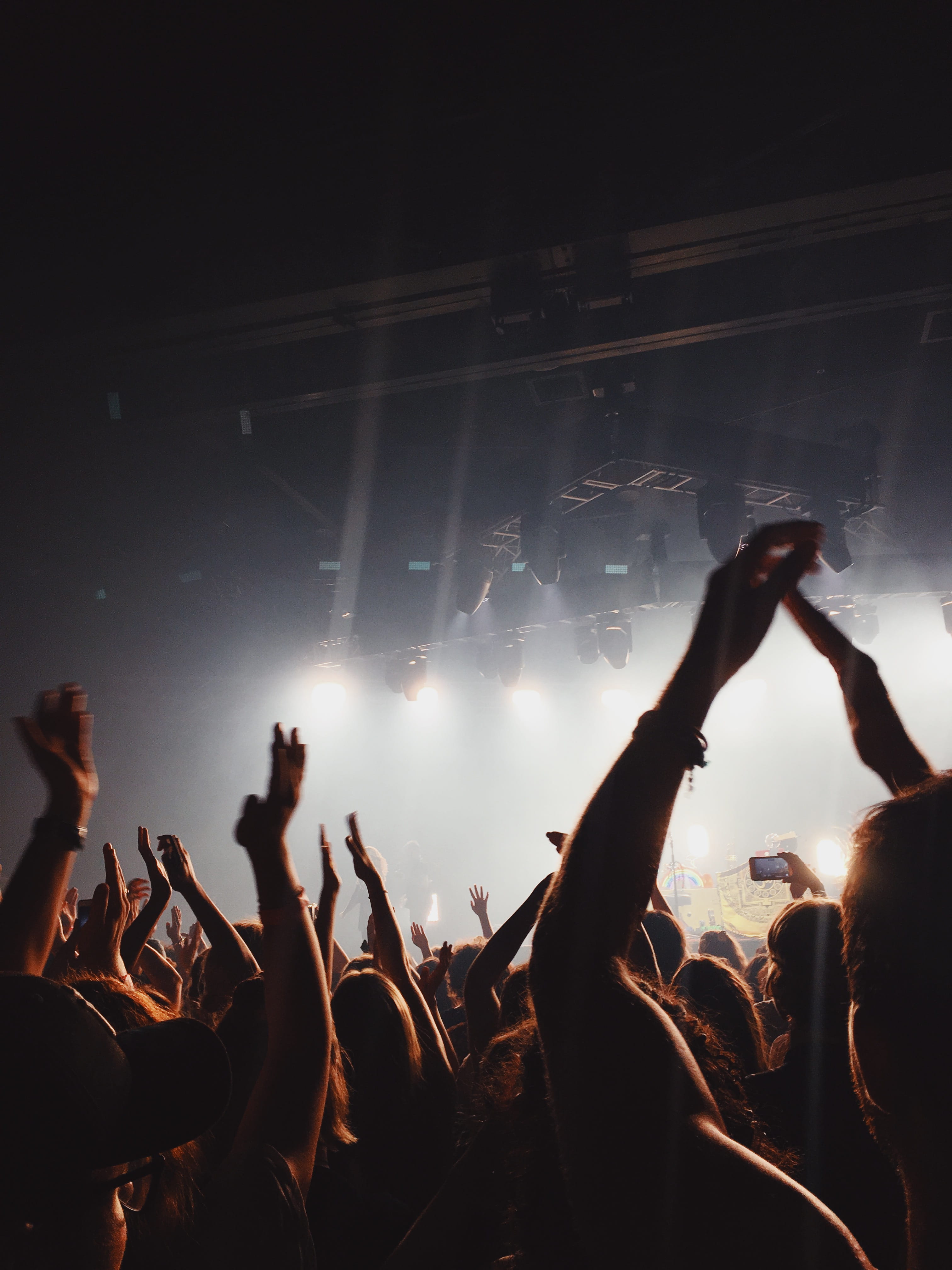 performance, entertainment, group of people, night, music festival, human arm, stage, excitement, spotlights, inside, youth culture, live music, stage light, Phone HD Wallpaper