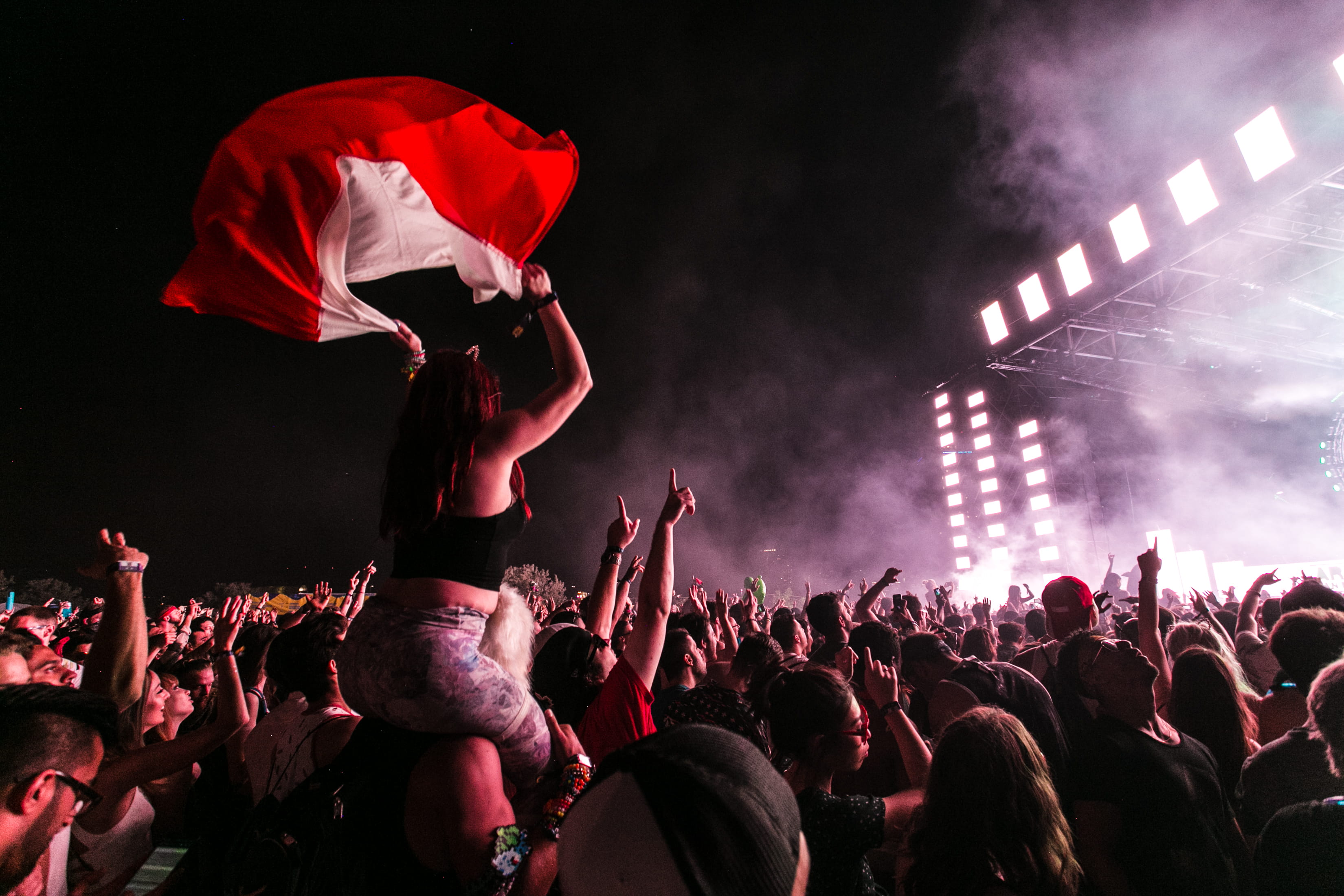 arts culture and entertainment, positive emotion, smoke, evening, photo, 2K, cheering, music, flag, stage - performance space, night, crowded, event, enjoyment, HD Wallpaper